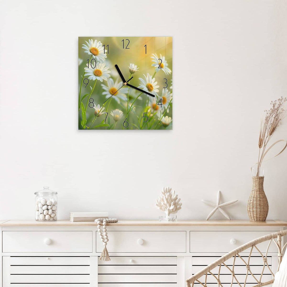 Wanduhr Weiße Margeriten aus Glas – Quadratisch 30 × 30 cm – Weiße Margeriten im Gegenlicht