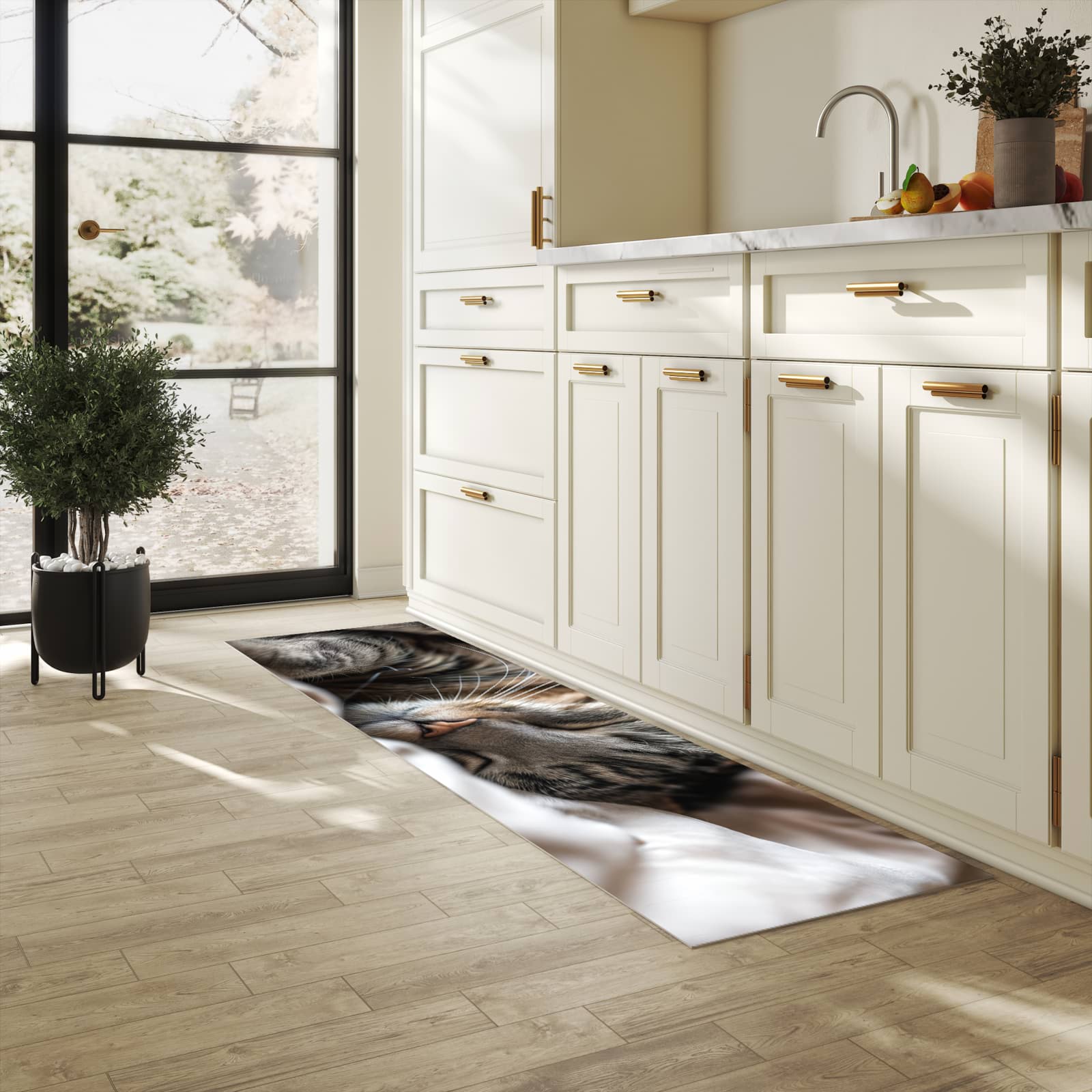 Bodenschonender Küchenteppich mit Motiv Katze von Schlafende in heller Küche