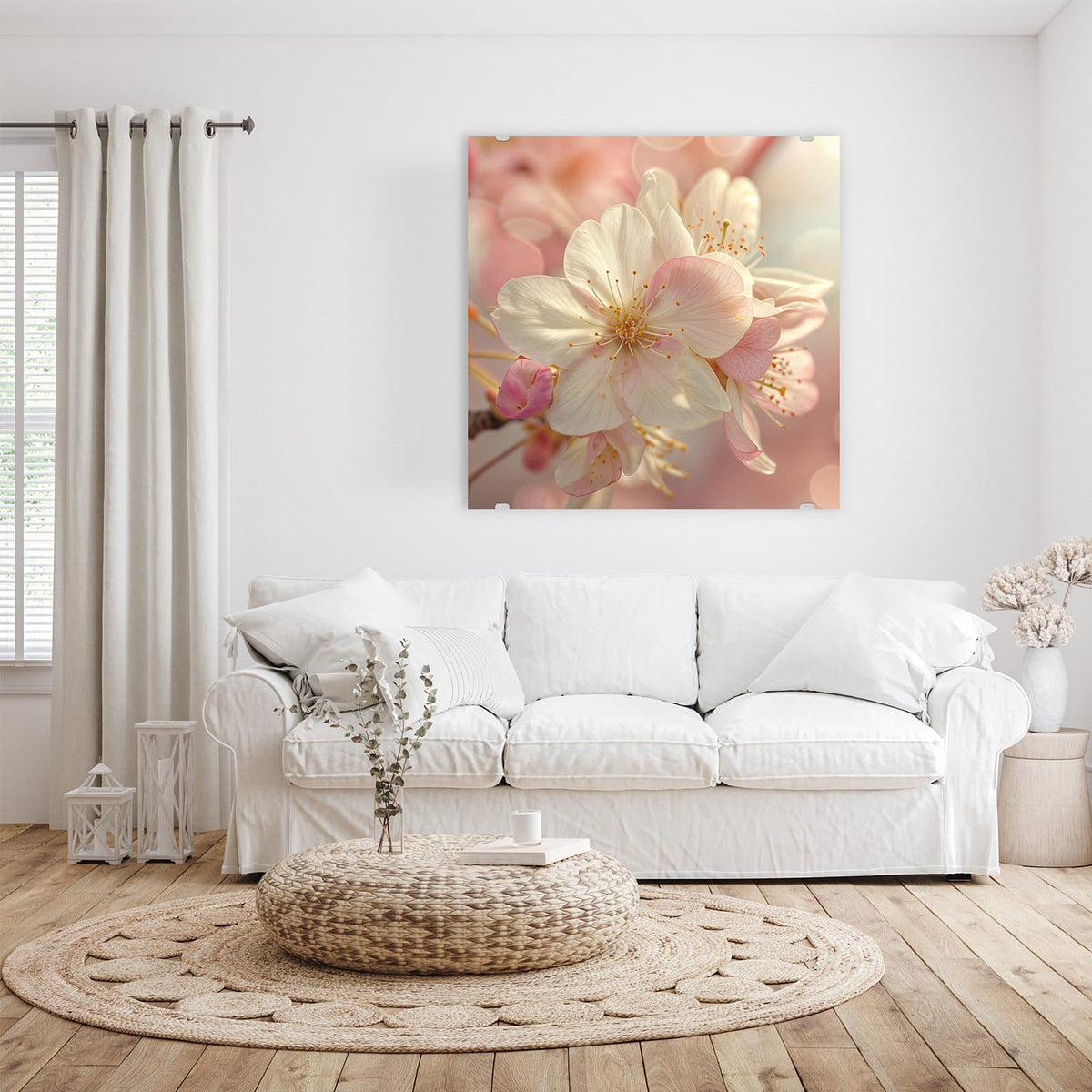 Glasbild Rosa Frühlingsblüten an der Wand – Makro einer weiß-rosa Obstblüte mit gelben Staubgefäßen vor pastelligem Bokeh