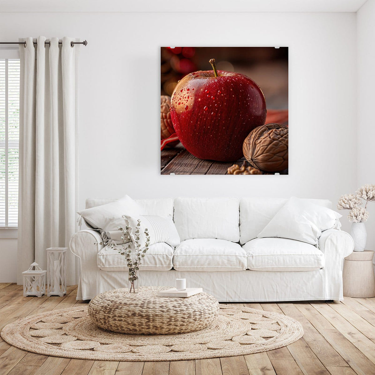 Glasbild Apfel und Nüsse an der Wand – Roter Apfel mit Tautropfen, daneben Walnüsse auf dunklem Holztisch
