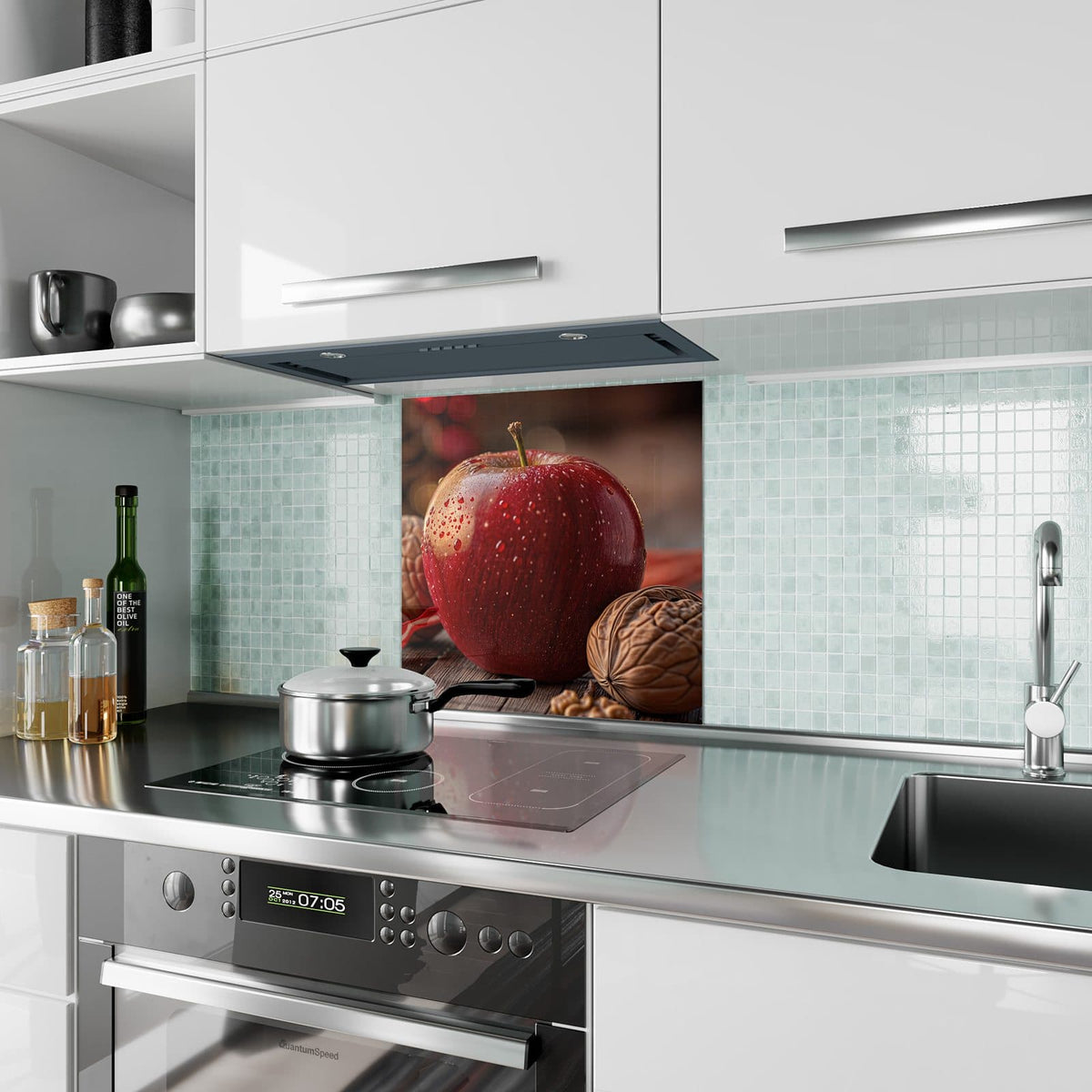 Küchenrückwand aus Glas Apfel und Nüsse im quadratischen Format als Spritzschutz hinter dem Kochfeld, über dem Fliesenspiegel montiert
