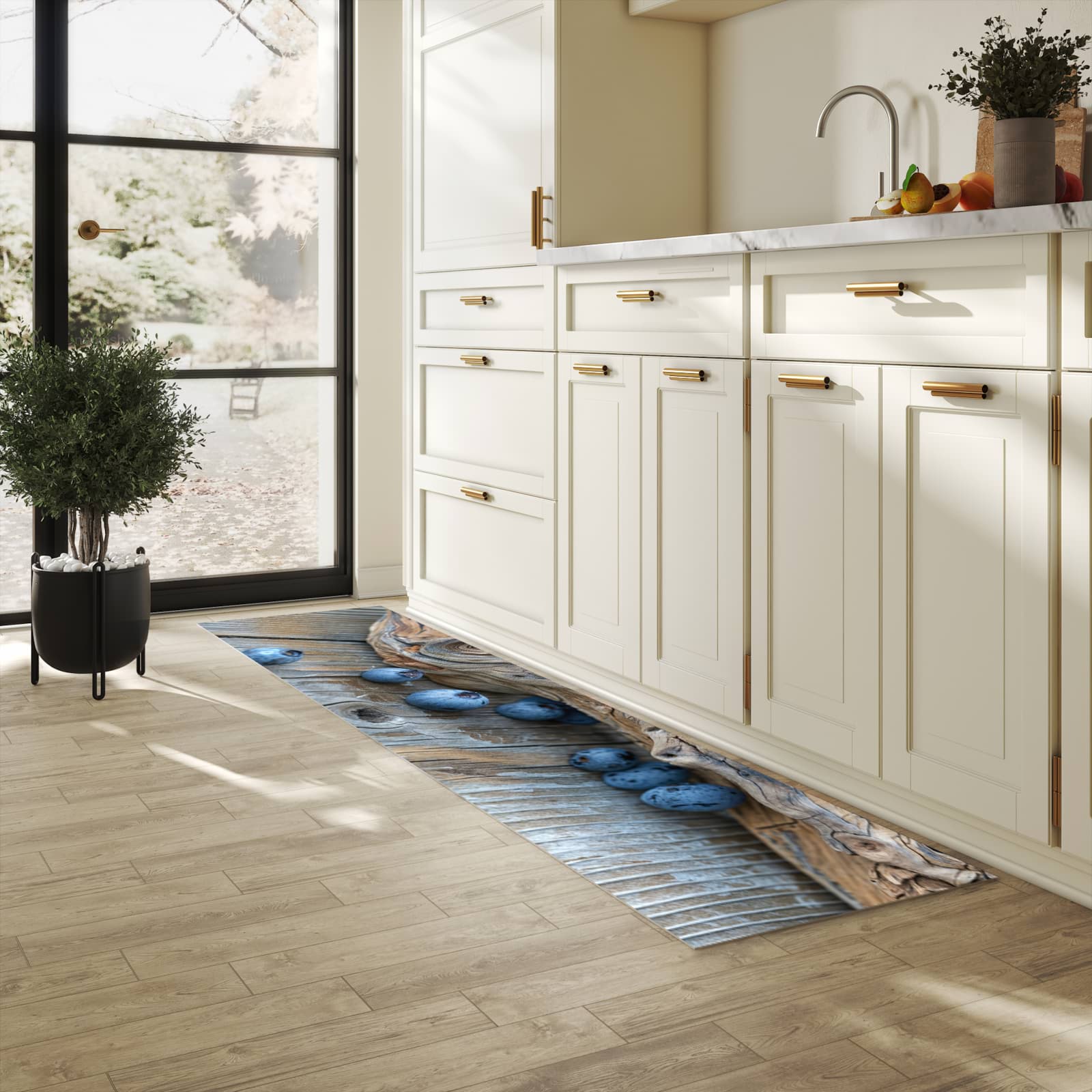 Pflegeleichter Küchenläufer nach Maß mit Motiv auf und Blaubeeren in heller Küche