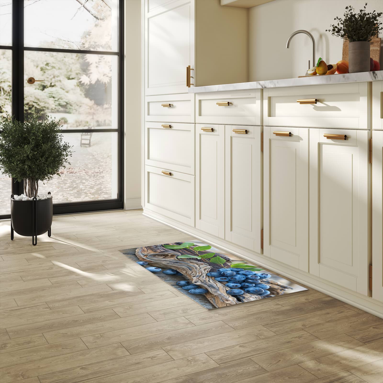 Flacher rutschfester Küchenläufer mit Motiv auf und Blaubeeren in heller Küche