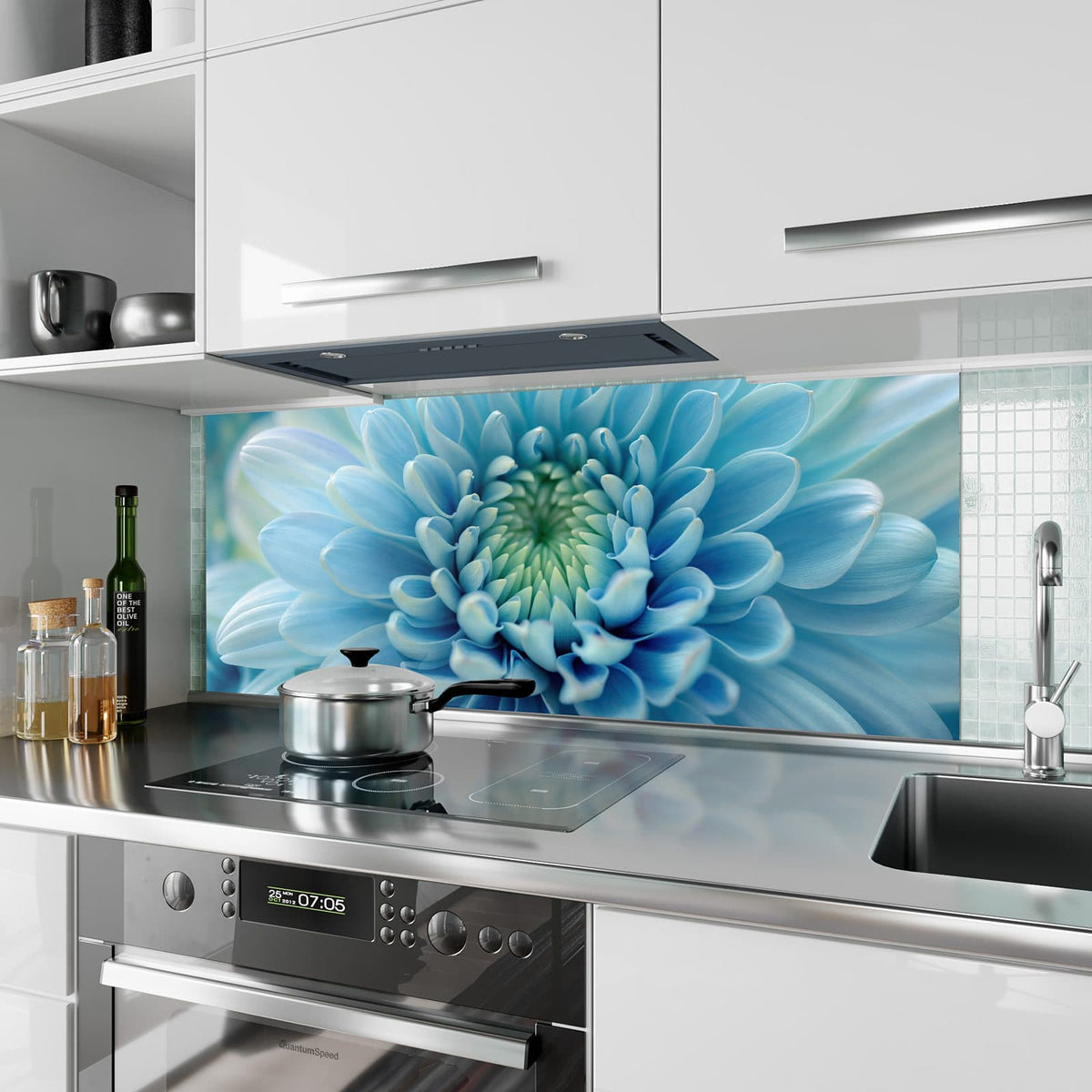 Küchenrückwand aus Glas Helle Chrysantheme im Hochformat als Spritzschutz hinter dem Kochfeld, über dem Fliesenspiegel montiert