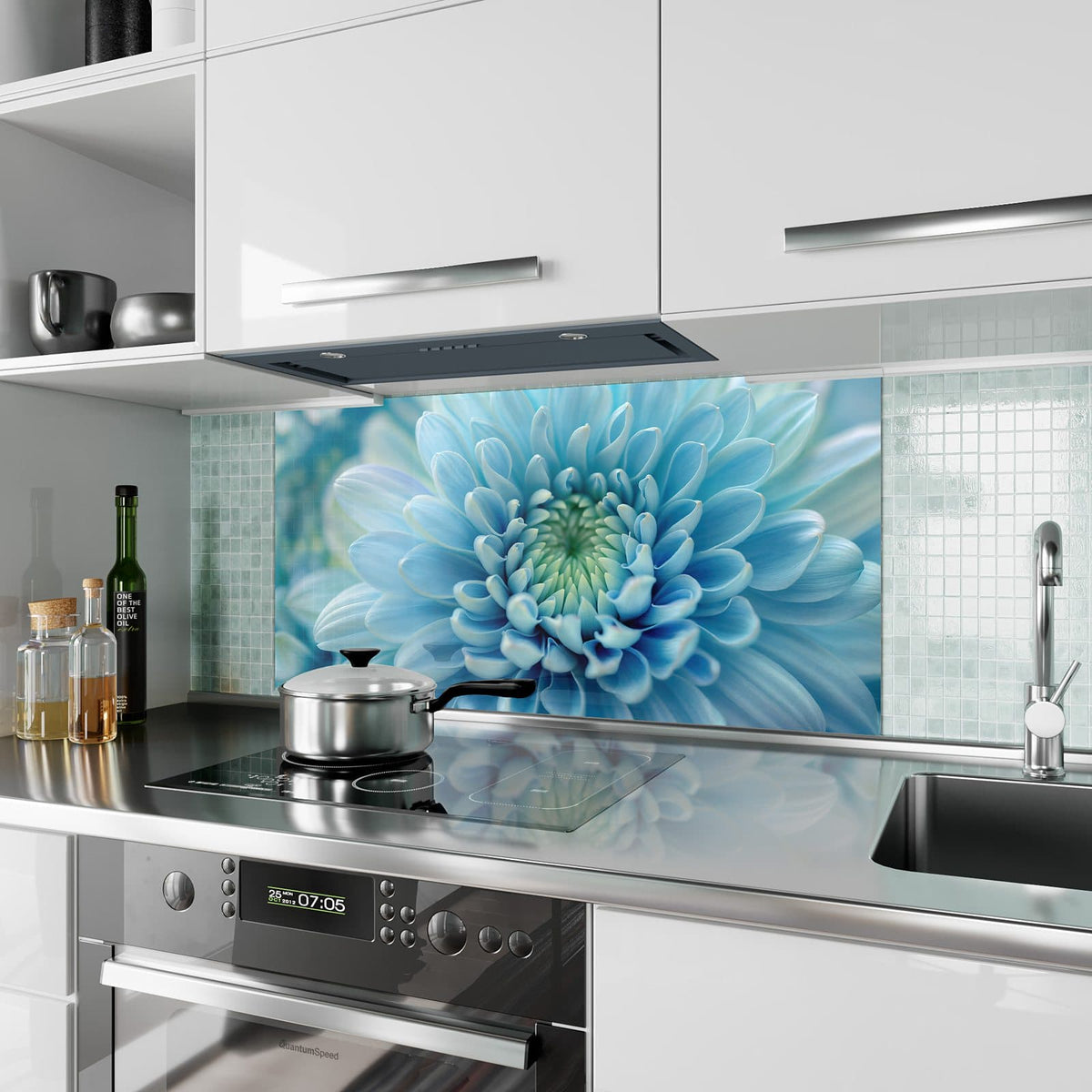 Küchenrückwand aus Glas Helle Chrysantheme im Hochformat als Spritzschutz hinter dem Kochfeld, über dem Fliesenspiegel montiert