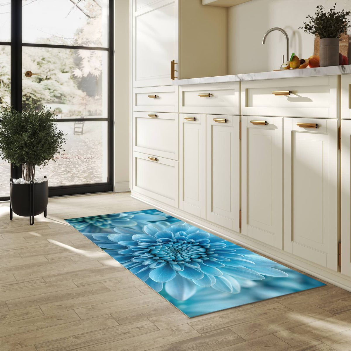Küchenteppich mit Motiv Blume von Blaue in heller Küche für sichere Aufbewahrung