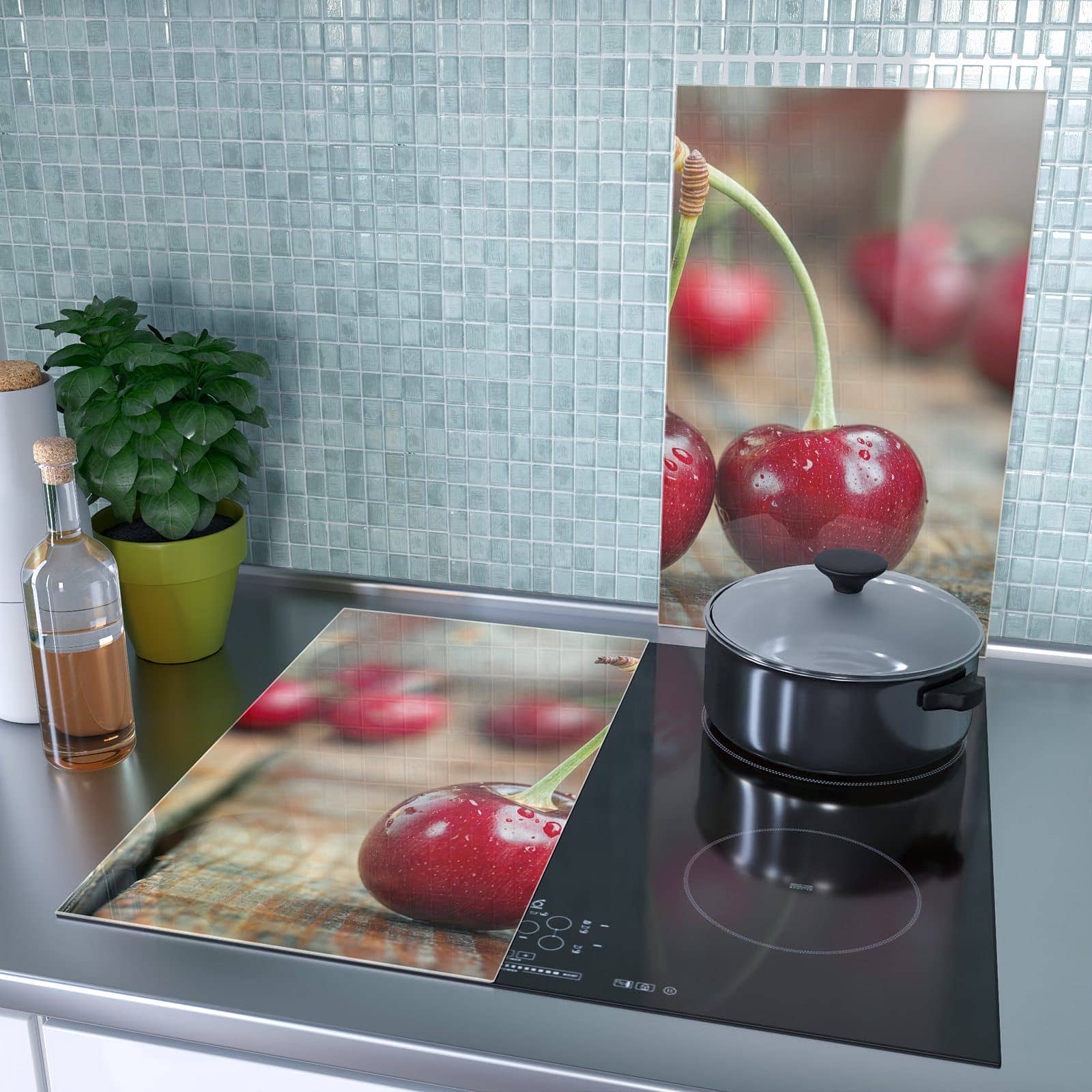 2-teilige Kochfeldabdeckung mit Saftige Frische Kirschen-Motiv als Spritzschutz hinter dem Kochfeld