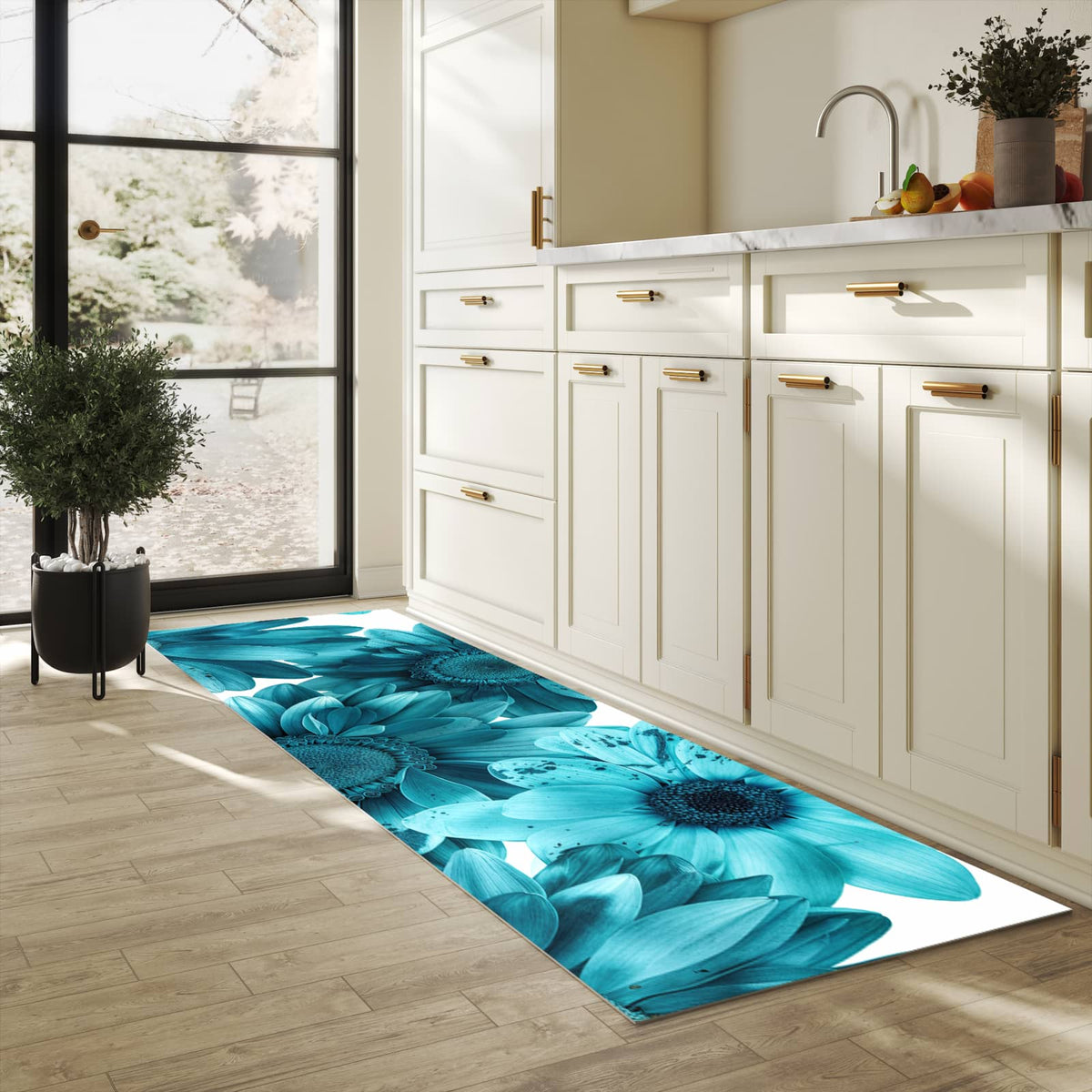 Abriebfester Läufer für die Küche mit Motiv Blaue Blütenpracht in heller Küche