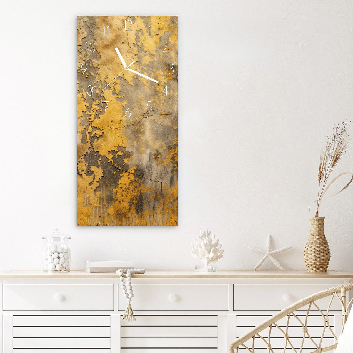 Wanduhr Verwitterte Backsteinwand aus Glas – Gelbe Patina mit abblätternder Farbe