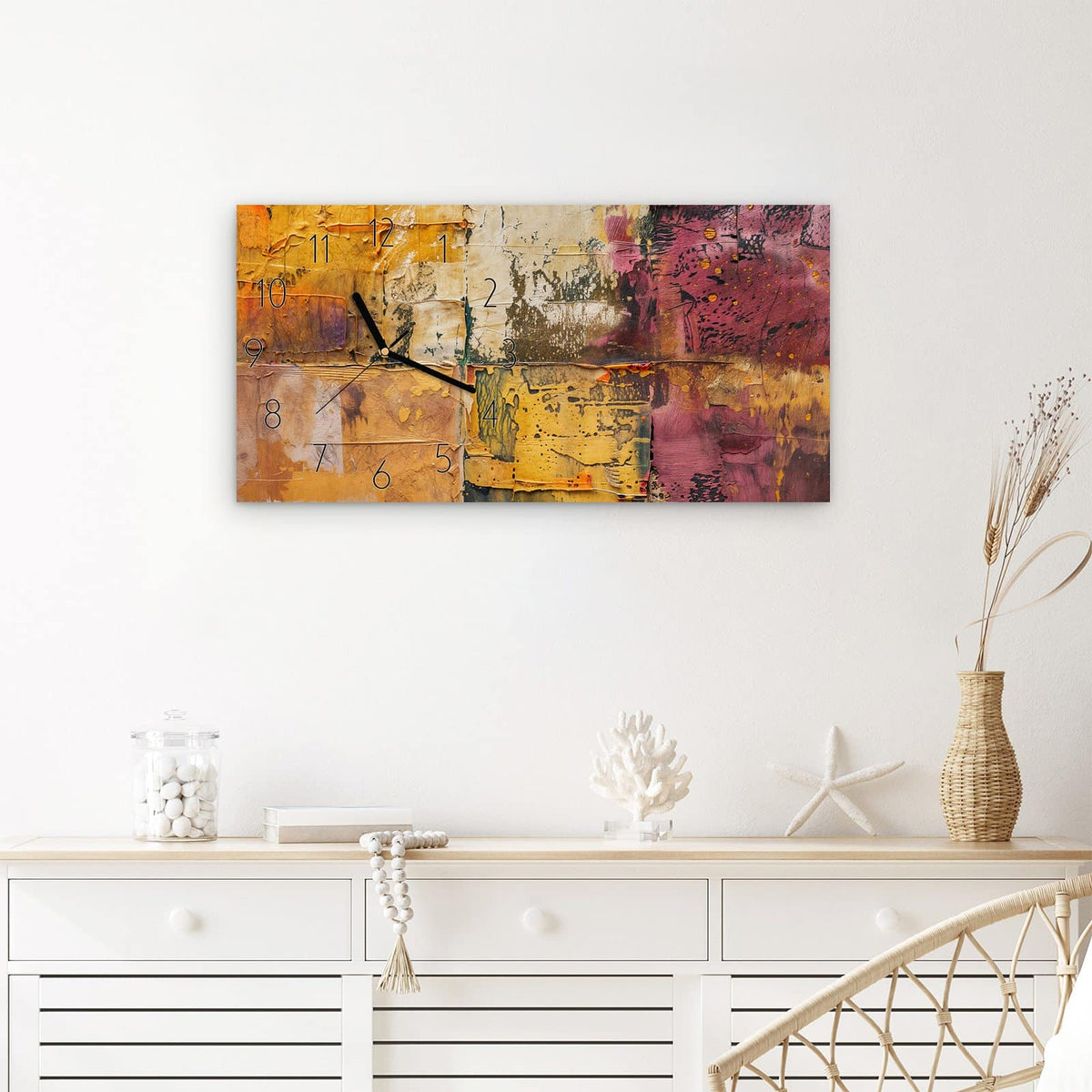 Wanduhr Kunst Collage Textur aus Glas – Querformat 60 × 30 cm – Erdige Collage in Ocker und Burgund