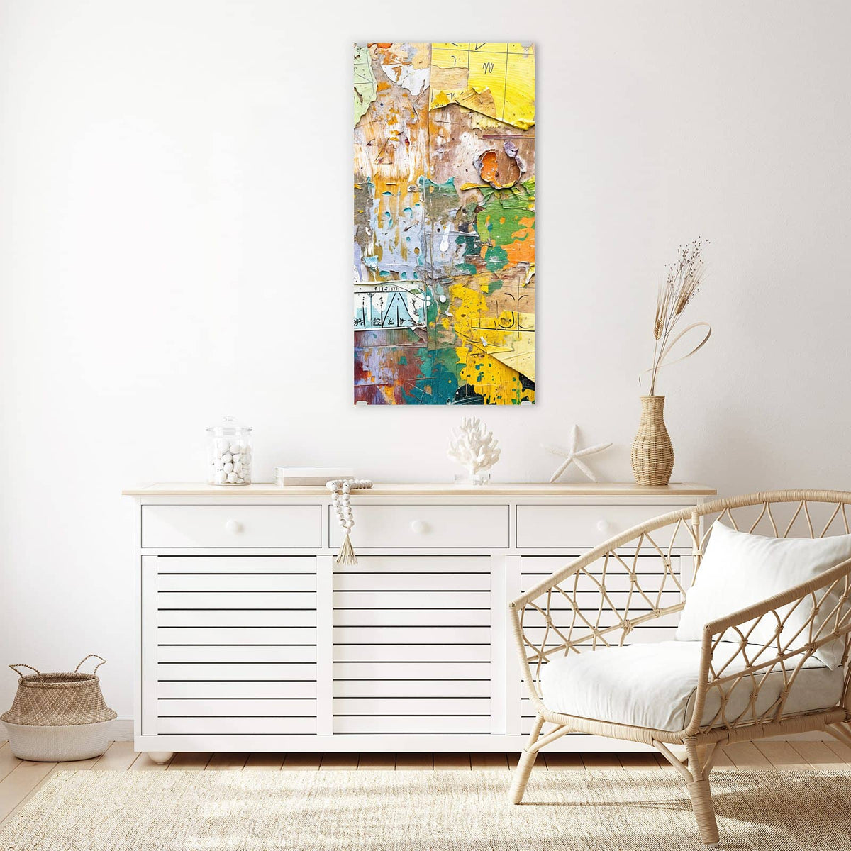 Glasbild Abgerissene Plakate an der Wand – Wand aus abgerissenen Plakatschichten, Papierfetzen in Gelb, Grün und Orange