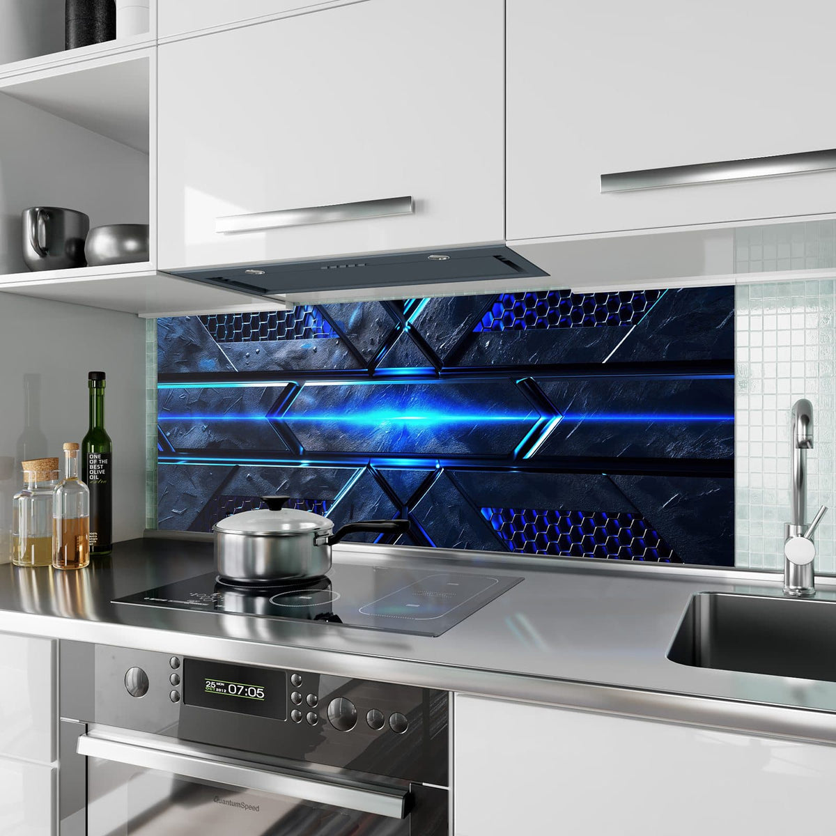 Küchenrückwand aus Glas Blauer Lichtstreifen im Hochformat als Spritzschutz hinter dem Kochfeld, über dem Fliesenspiegel montiert