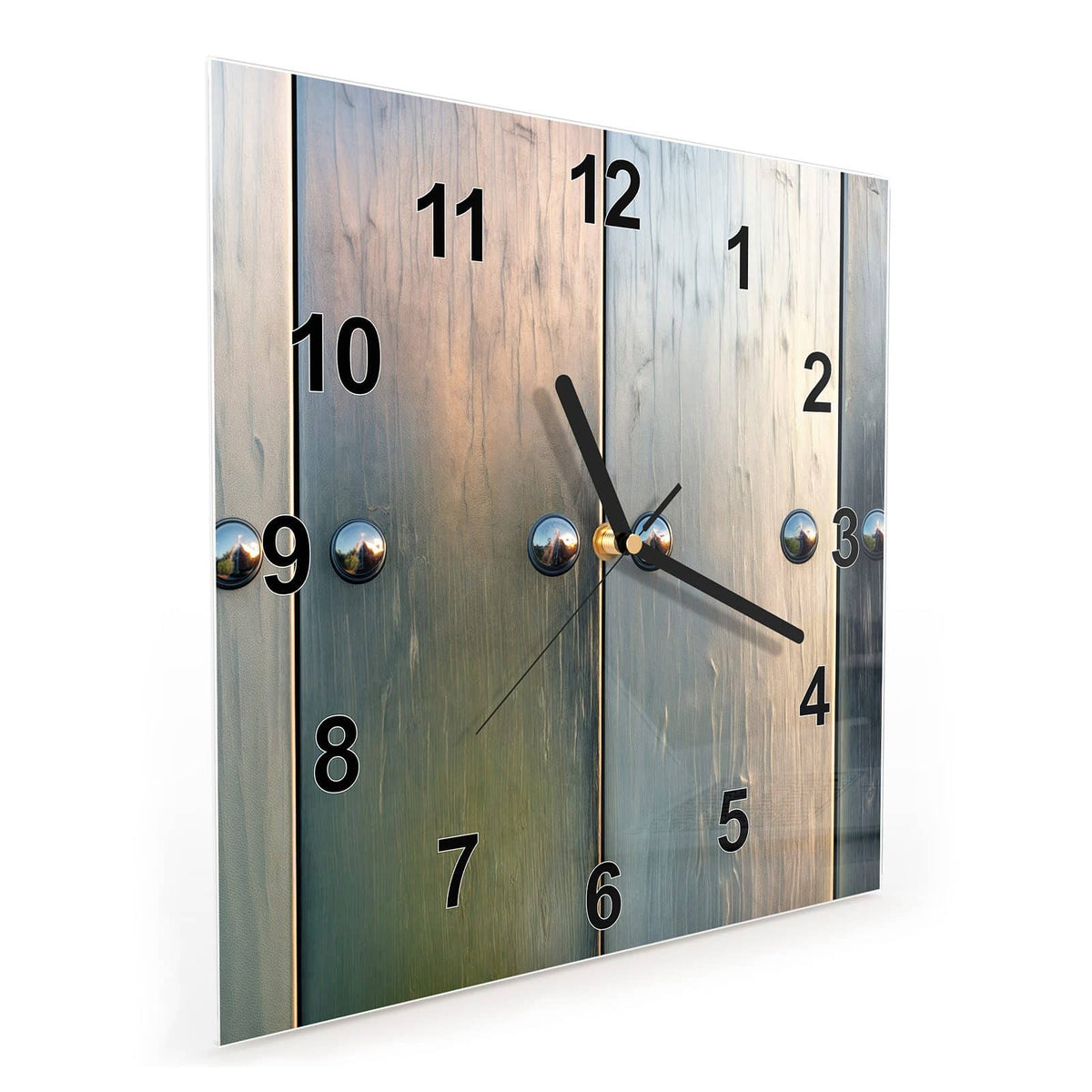 Quadratische Wanduhr aus Glas Metallknöpfe auf Holz schräg von der Seite, 4 mm starkes Glas