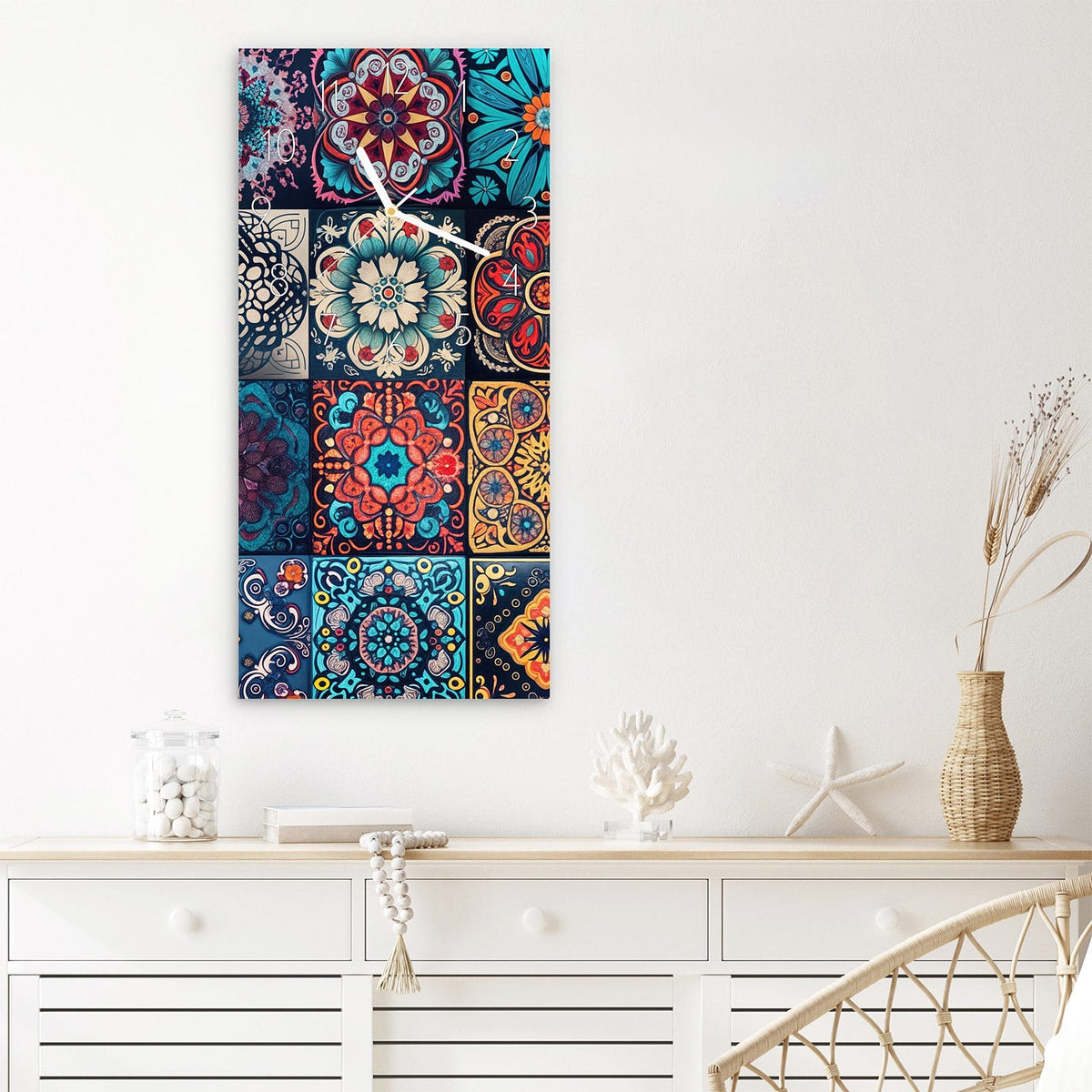 Wanduhr Mandala Mosaik Teppich aus Glas – Hochformat 30 × 60 cm – Mandalas in Türkis und Rot