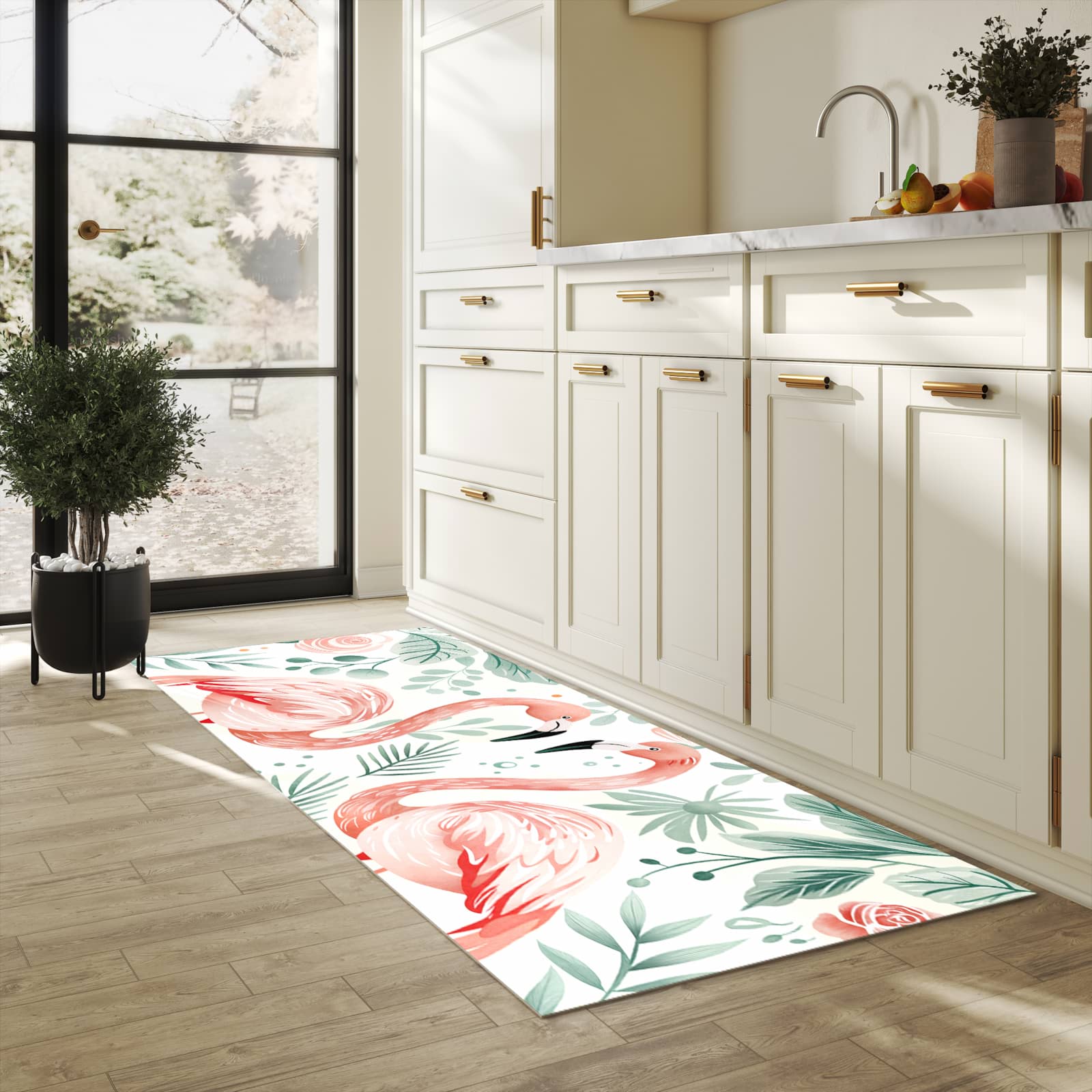 Wasserabweisender Teppichläufer mit Motiv Flamingo Blätter in heller Küche
