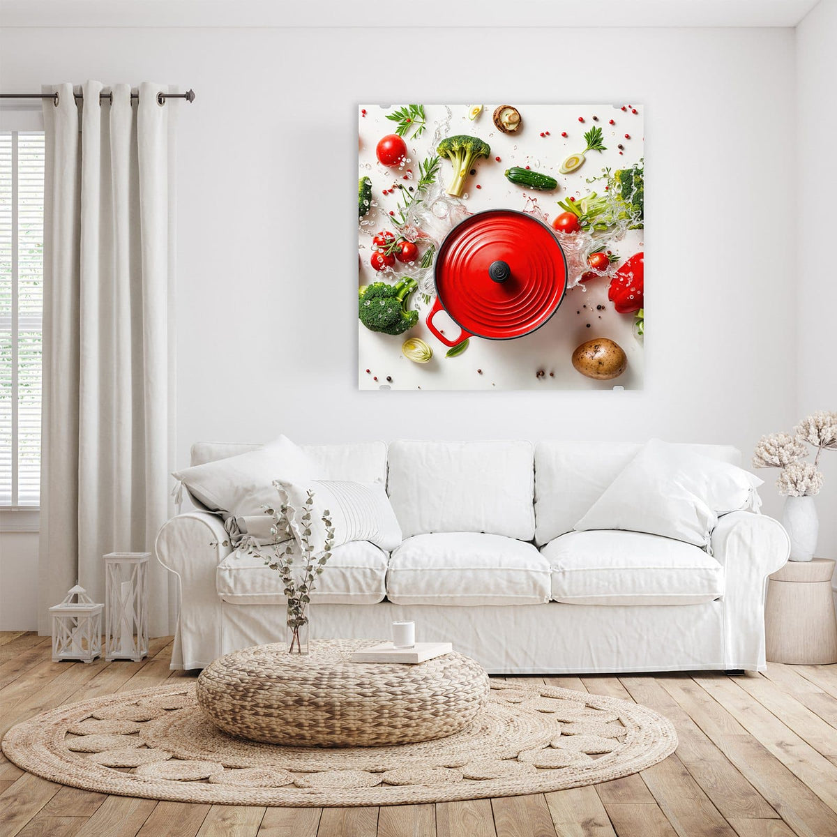 Glasbild Roter Topf mit Gemüse an der Wand – Roter Schmortopf von oben auf Weiß, ringsum Brokkoli, Tomaten, Paprika, Kartoffel und Wasserspritzer.