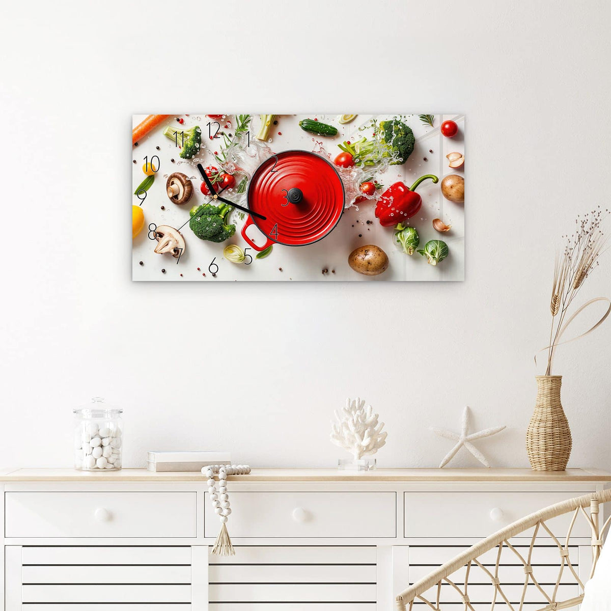 Wanduhr Kochvorbereitung aus Glas – Querformat 60 × 30 cm – Roter Kochtopf mit frischem Gemüse