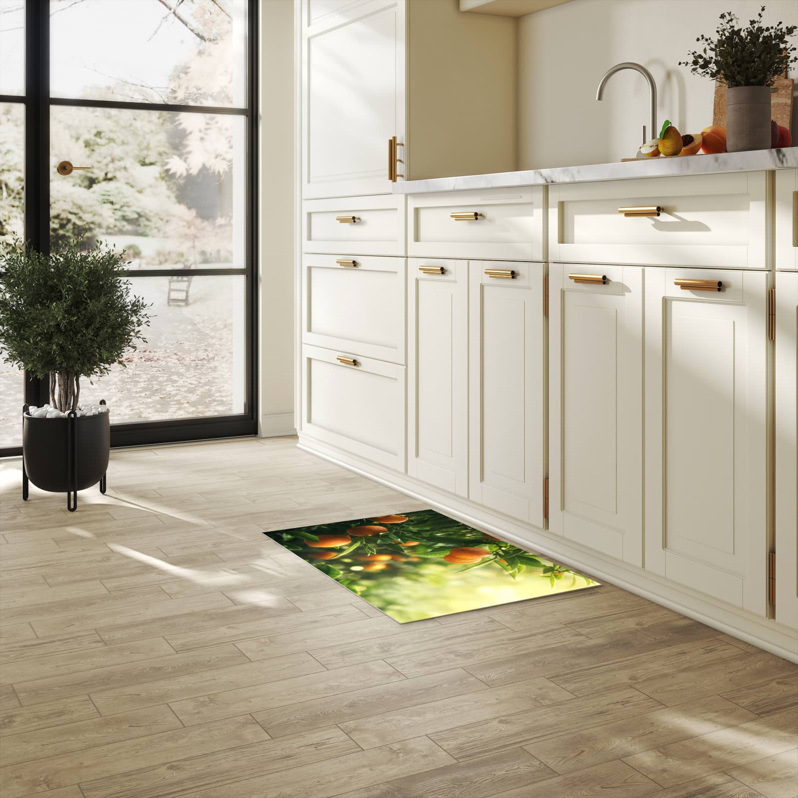 Wasserabweisender Küchenläufer mit Motiv Orangenbaum Closeup in heller Küche