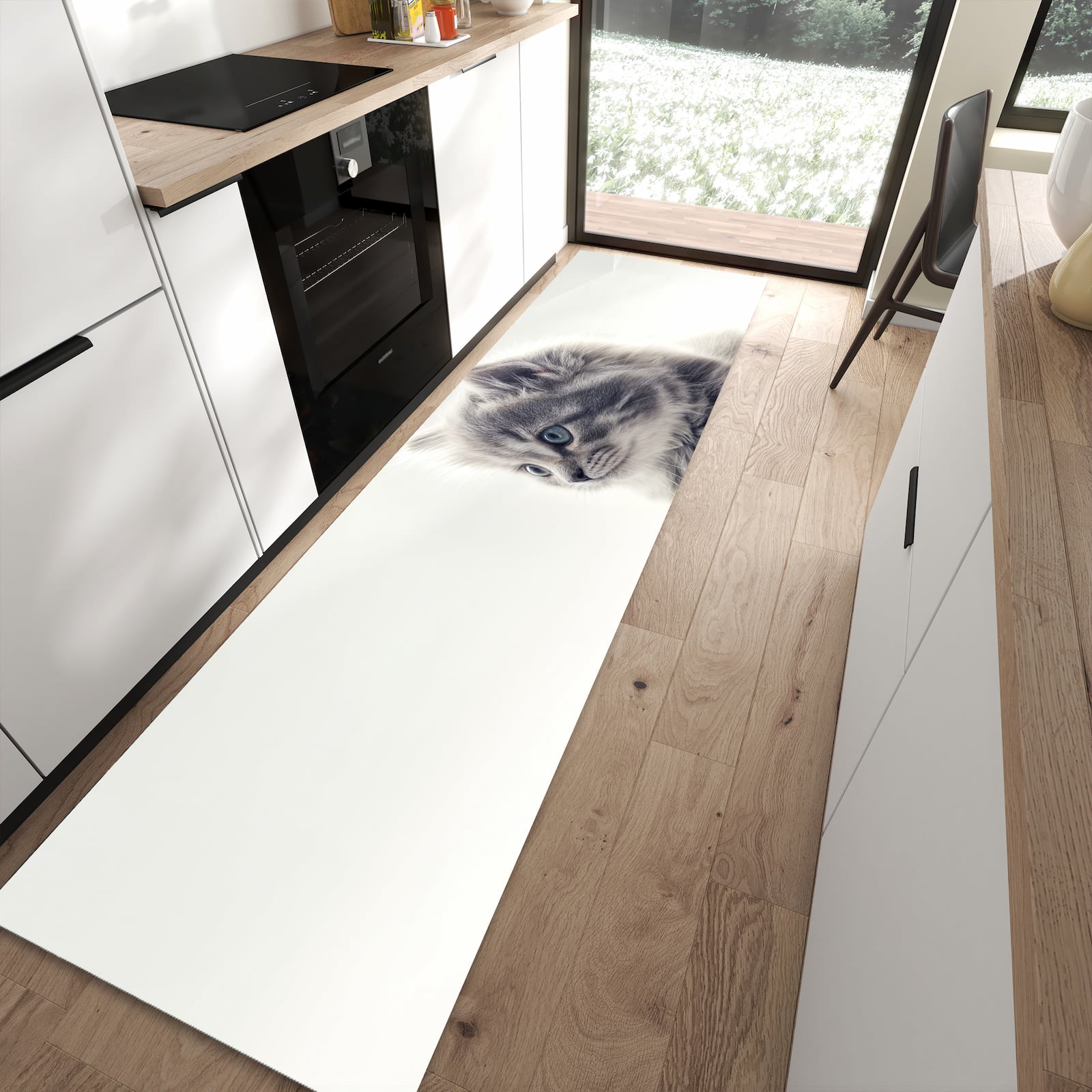 Formstabiler rutschfester Küchenläufer mit Motiv Kitten Portrait in moderner Küche