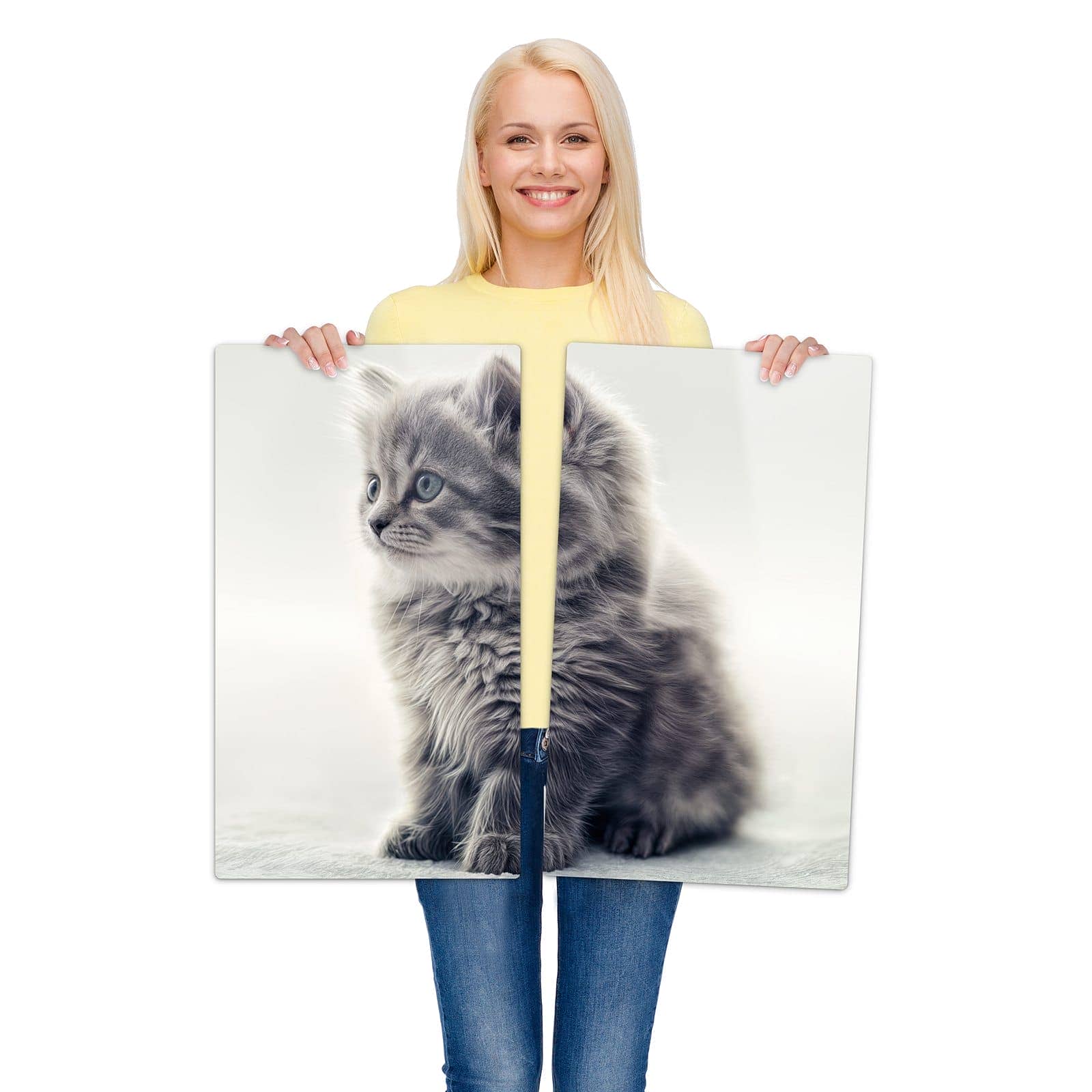 2-teilige Ceranfeldabdeckungen mit Kitten Portrait-Motiv werden zur Größendarstellung gehalten