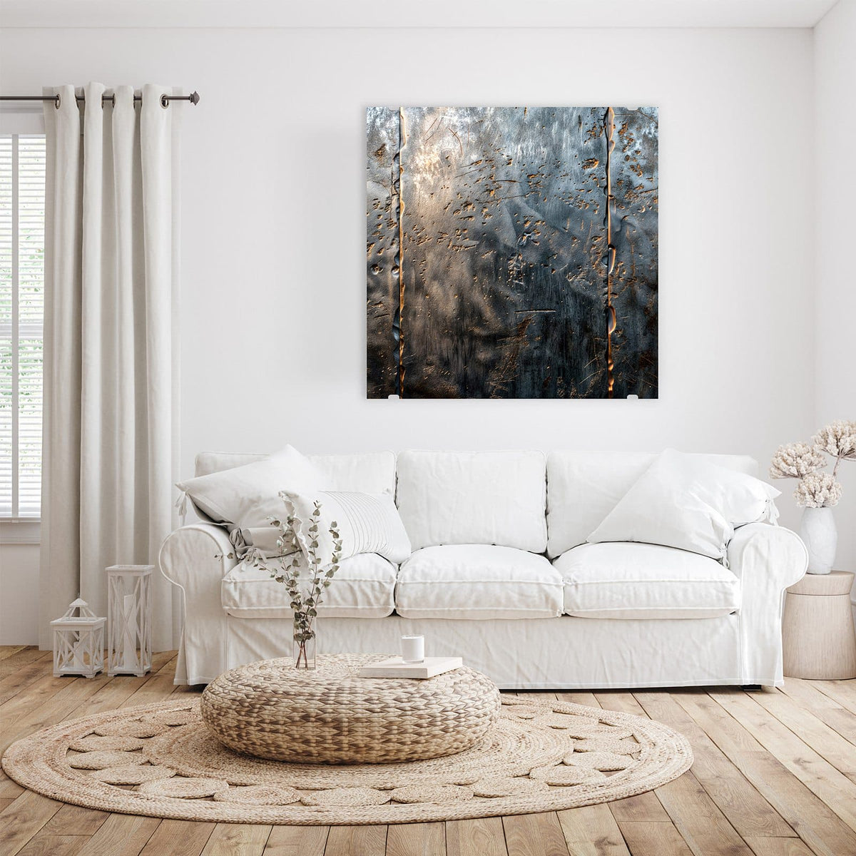 Glasbild Rostige Stahlplatten an der Wand – Dunkle, rostfleckige Stahlplatten mit zwei senkrechten Nähten und hellen Kanten