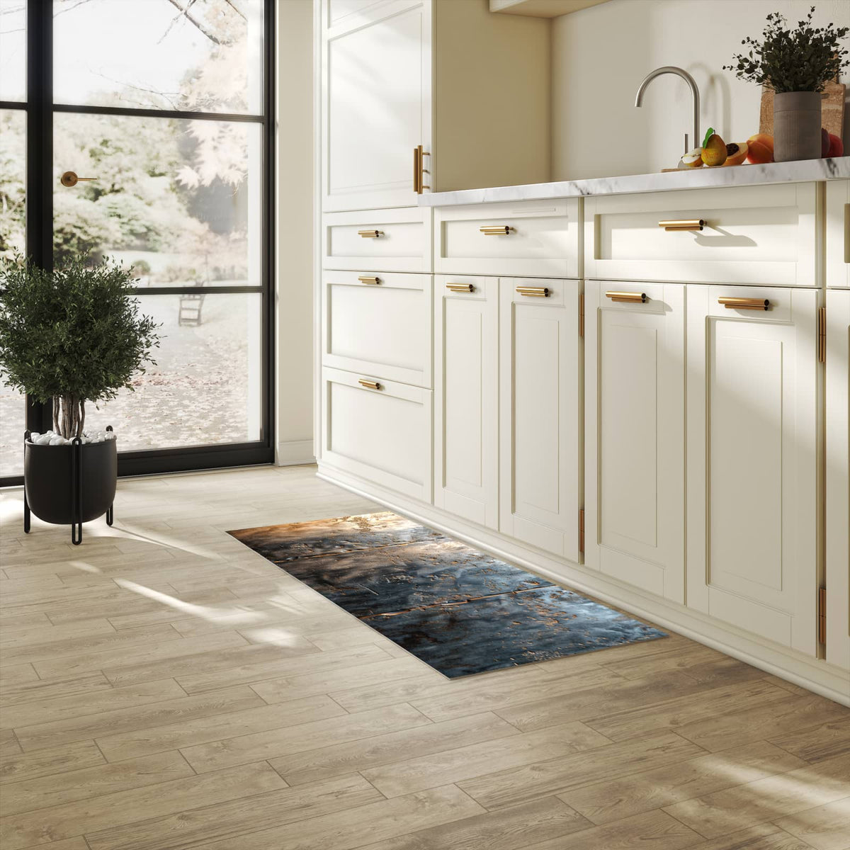 Komfortabler moderner Küchenläufer mit Motiv Metalltextur in heller Küche