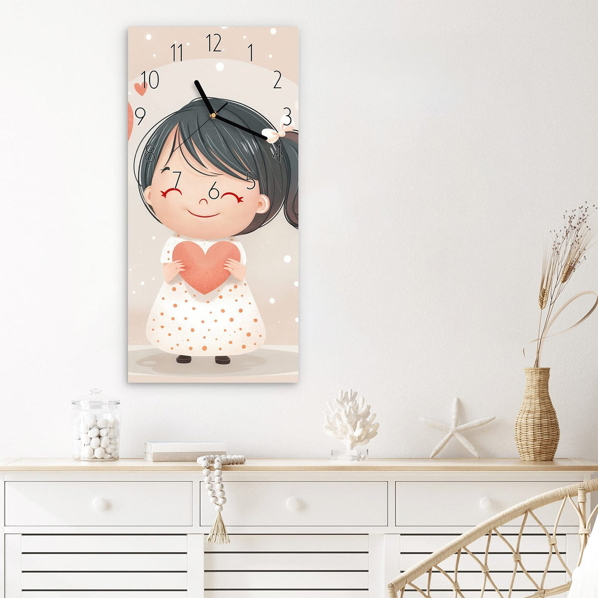 Wanduhr Herziges Maedchen Herz aus Glas – Hochformat 30 × 60 cm – Mädchen mit großem rosa Herz