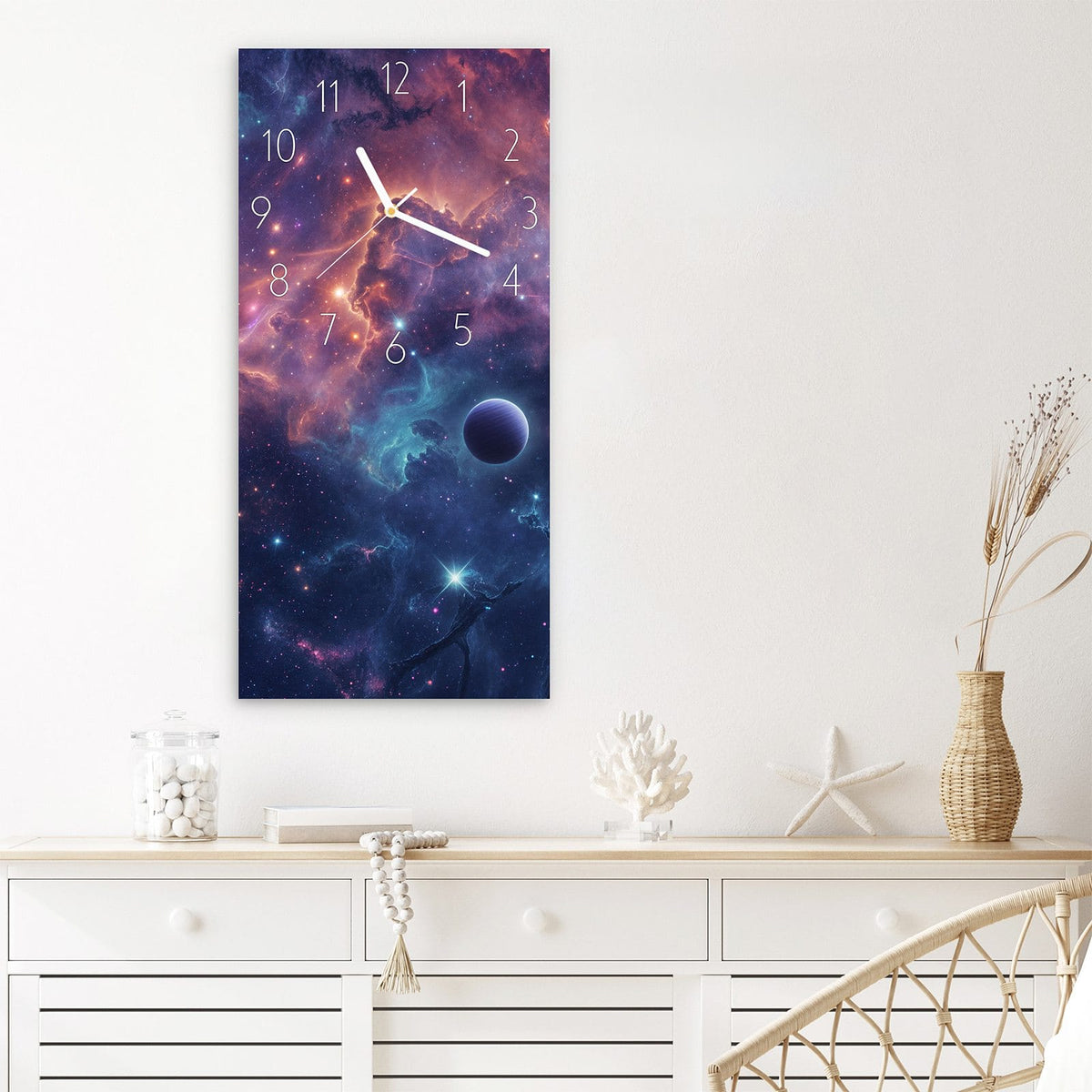 Wanduhr Kosmisches Universum aus Glas – Galaktische Wolken mit Planeten