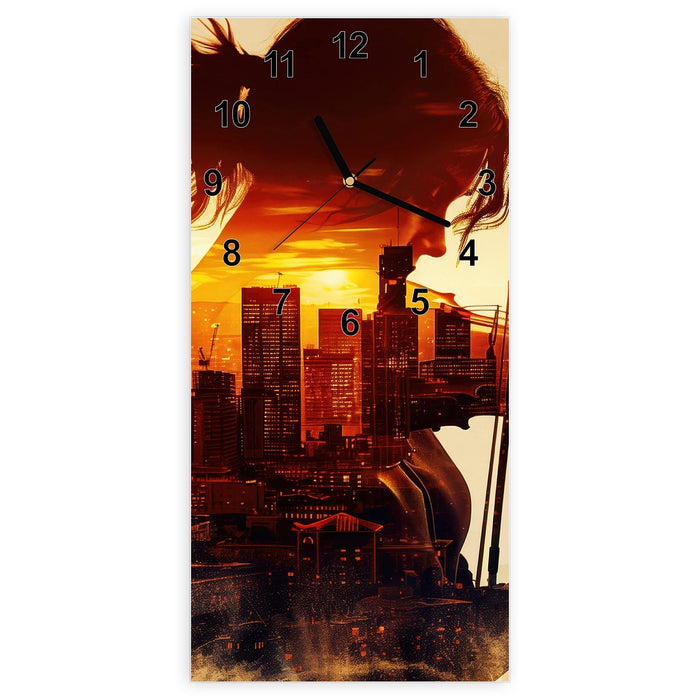 Wanduhr Geige vor Skyline aus Glas – Hochformat 30 × 60 cm mit Ziffernblatt Modern