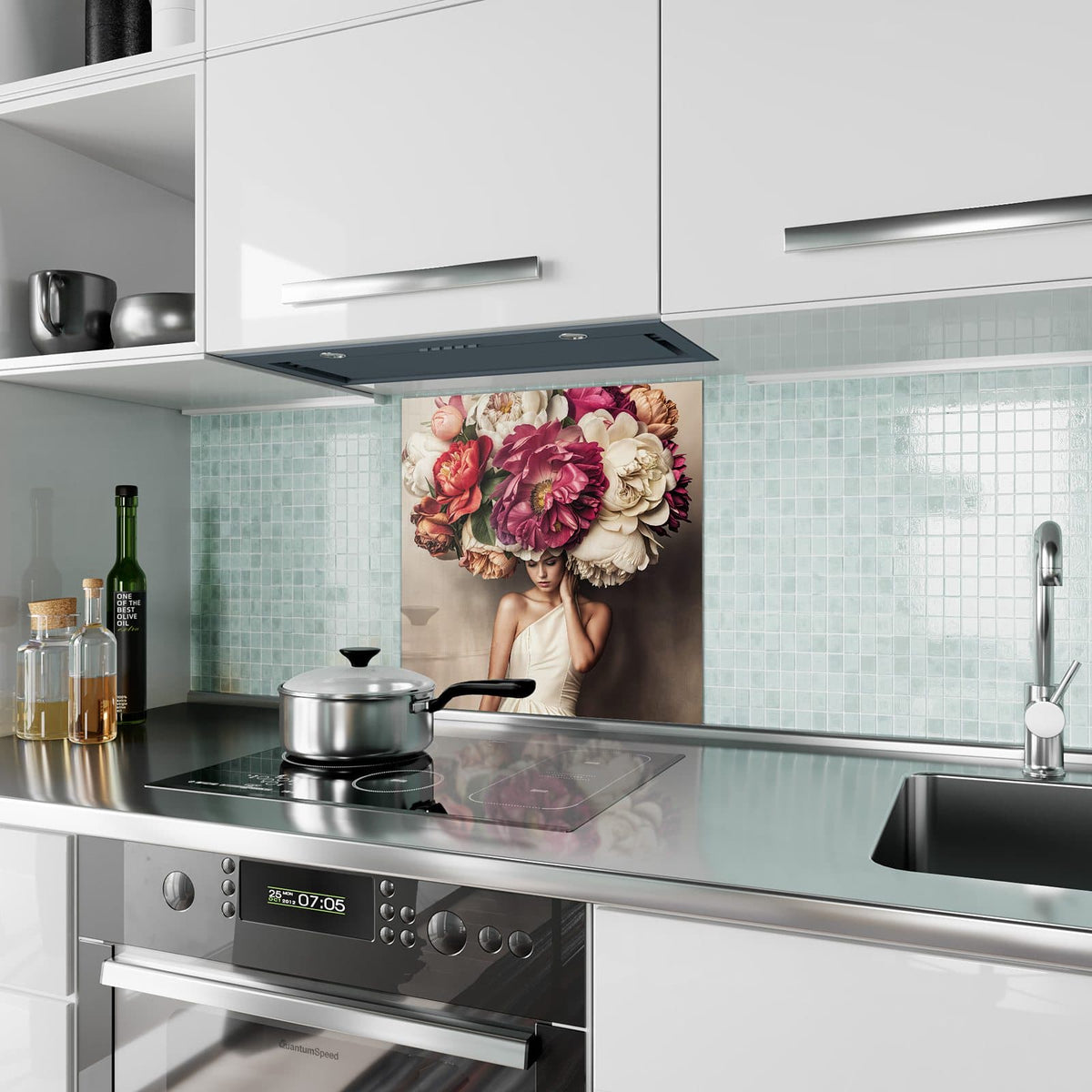 Küchenrückwand aus Glas Frau mit Blumenhut im quadratischen Format als Spritzschutz hinter dem Kochfeld, über dem Fliesenspiegel montiert