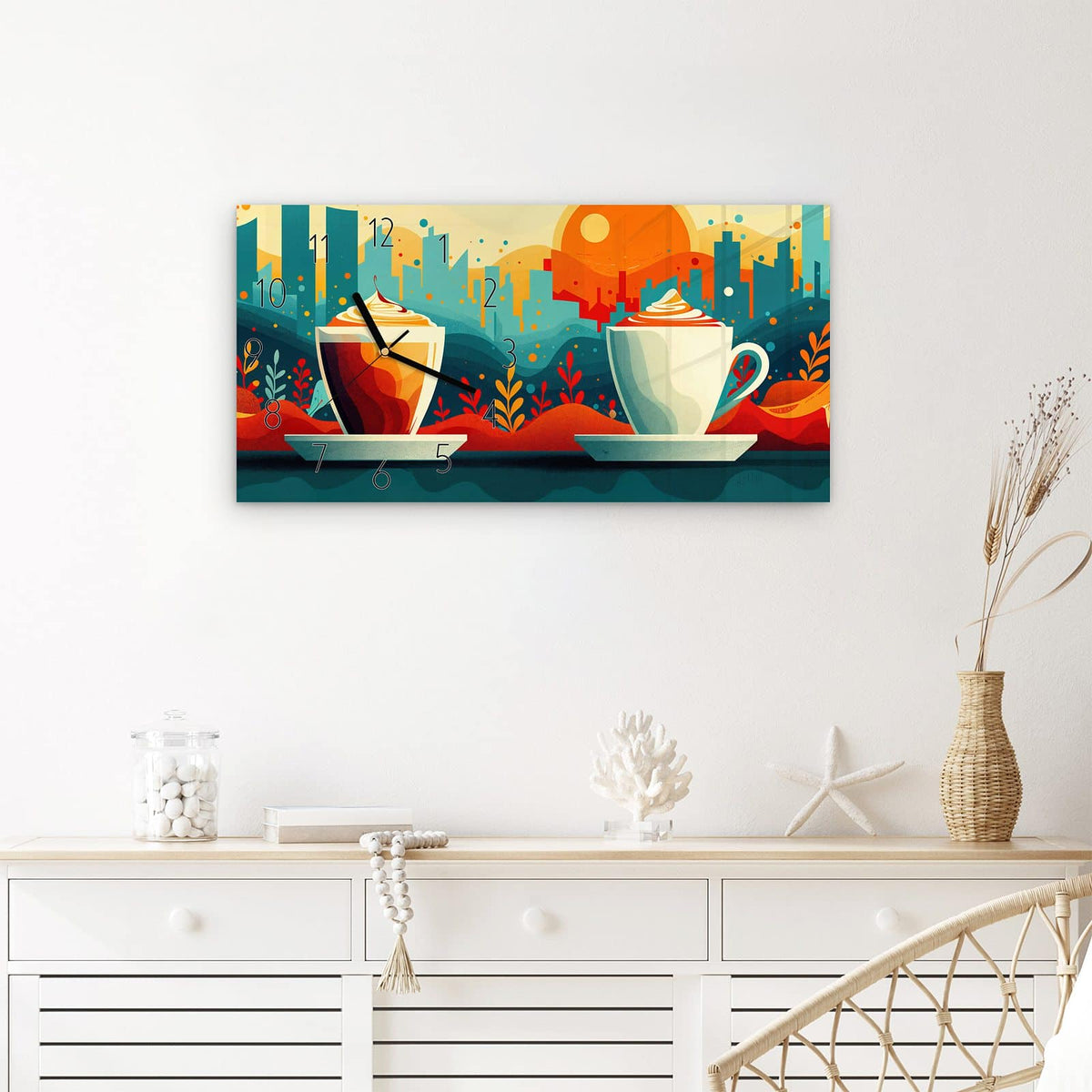 Wanduhr Kaffee Am Abend aus Glas – Querformat 60 × 30 cm – Zwei Kaffeetassen vor Stadtsonne