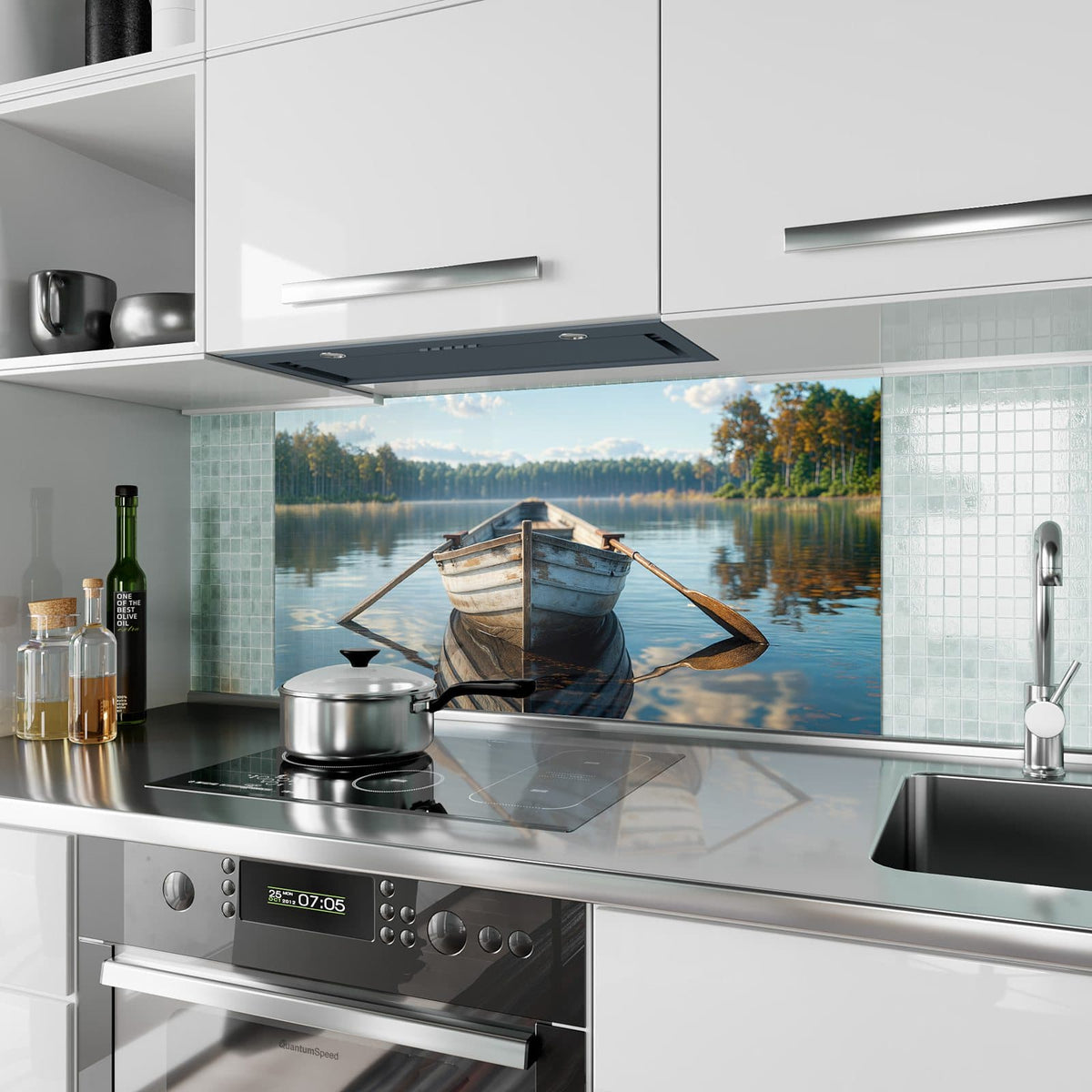 Küchenrückwand aus Glas Ruderboot am Waldsee im Hochformat als Spritzschutz hinter dem Kochfeld, über dem Fliesenspiegel montiert