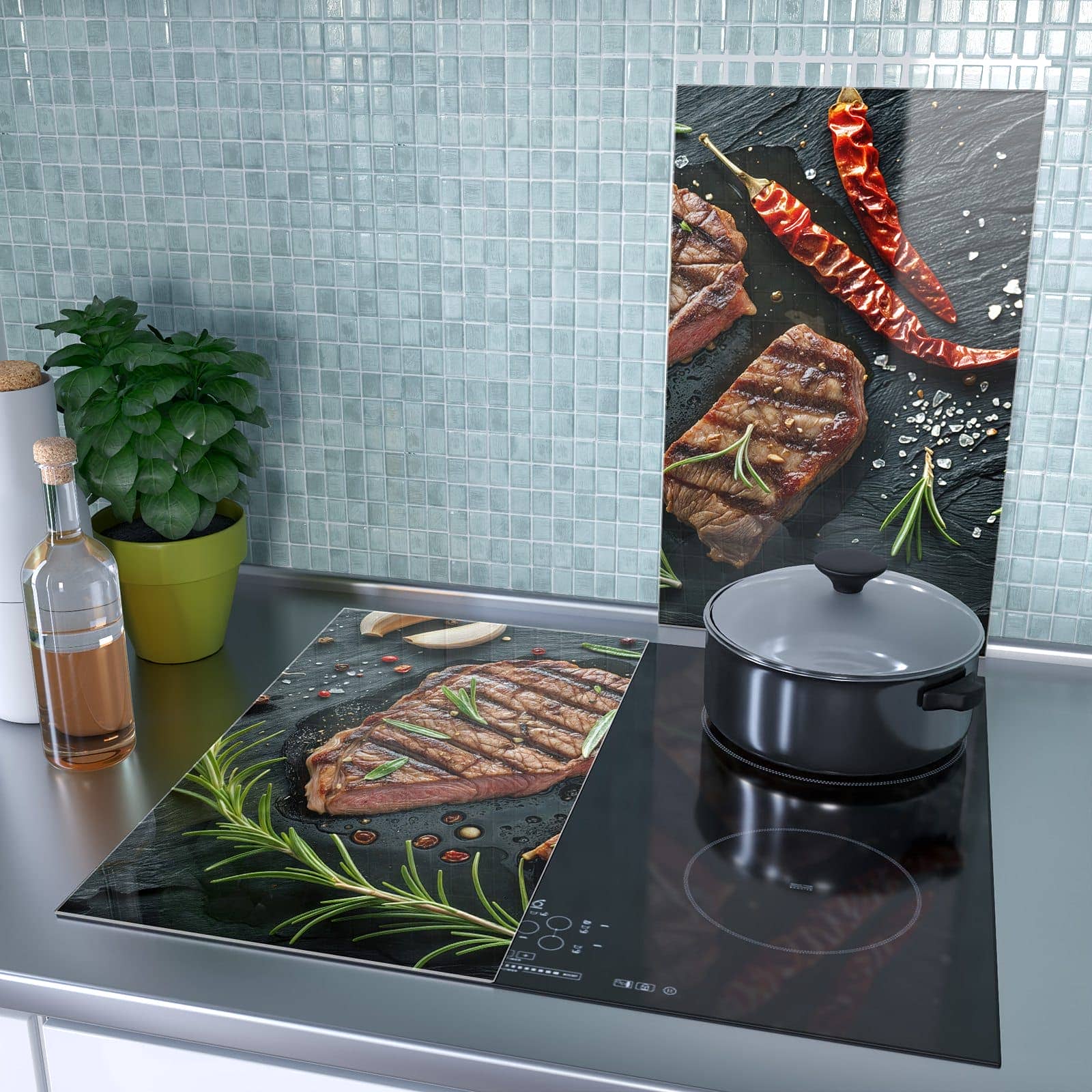 1-teilige Ceranfeld Abdeckplatten mit Saftiges Rosmarinsteak-Motiv als Spritzschutz hinter dem Kochfeld