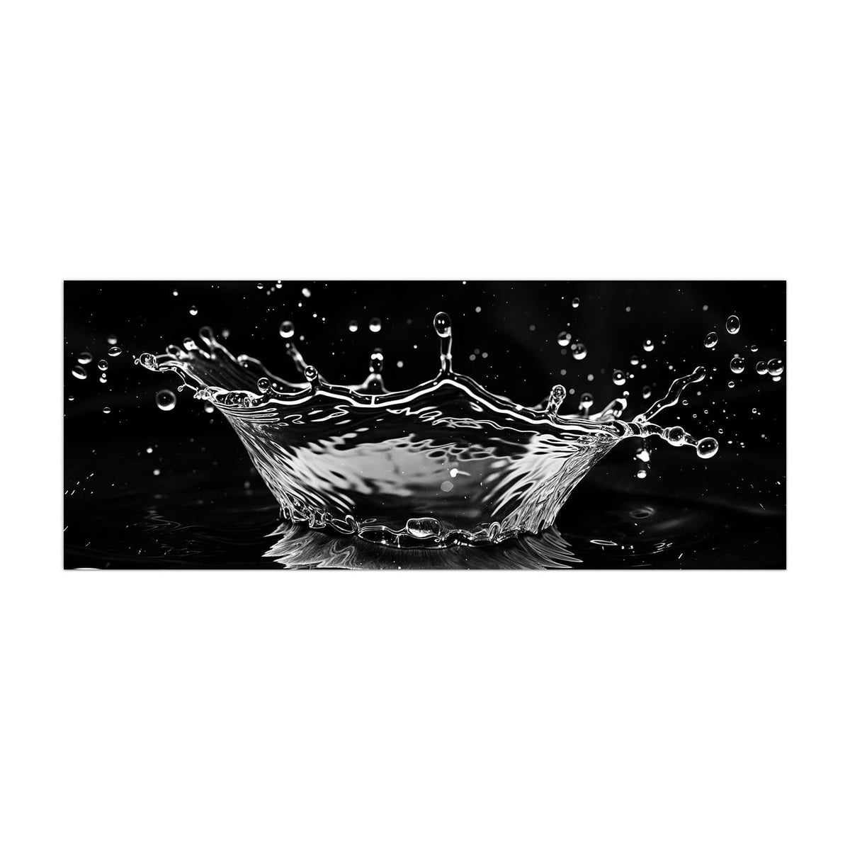 Küchenrückwand aus Glas Wasserkrone im Hochformat, Motiv bildfüllend von vorn