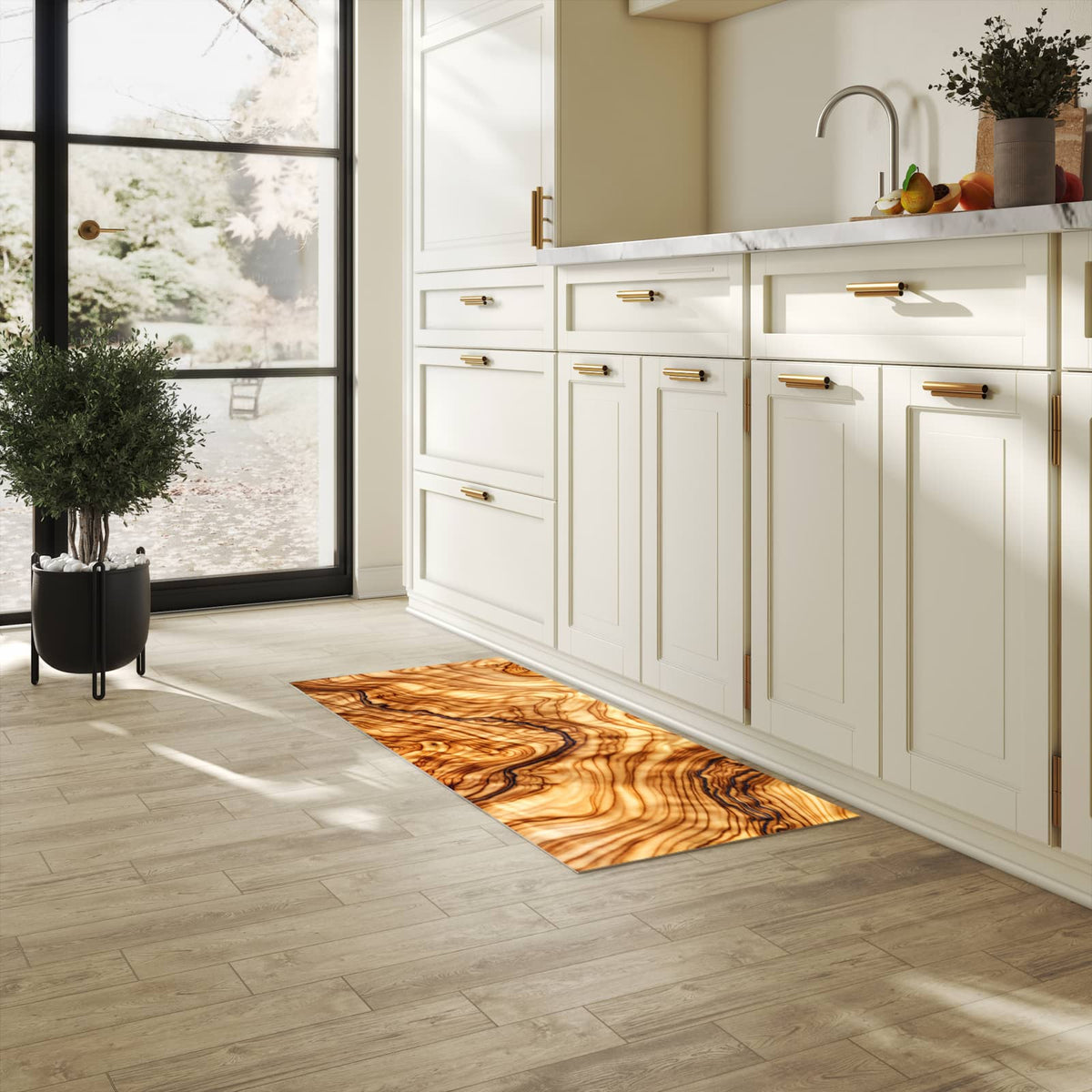 Rutschhemmender dünner Teppich mit Motiv Holzmuster in heller Küche
