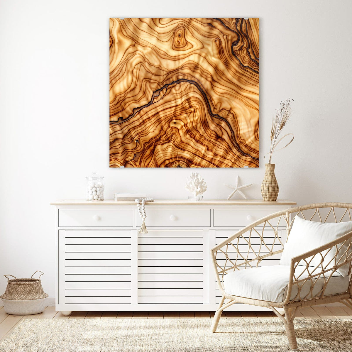 Glasbild Olivenholz an der Wand – Helle, honigfarbene Maserung mit dunklen, scharf gezeichneten Adern - typische Olivenholz-Optik