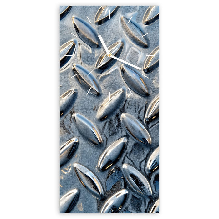 Wanduhr Riffelblechmuster aus Glas – Hochformat 30 × 60 cm mit Ziffernblatt Linie