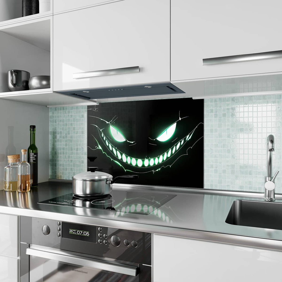 Küchenrückwand aus Glas Leuchtendes Grinsen im Hochformat als Spritzschutz hinter dem Kochfeld, über dem Fliesenspiegel montiert