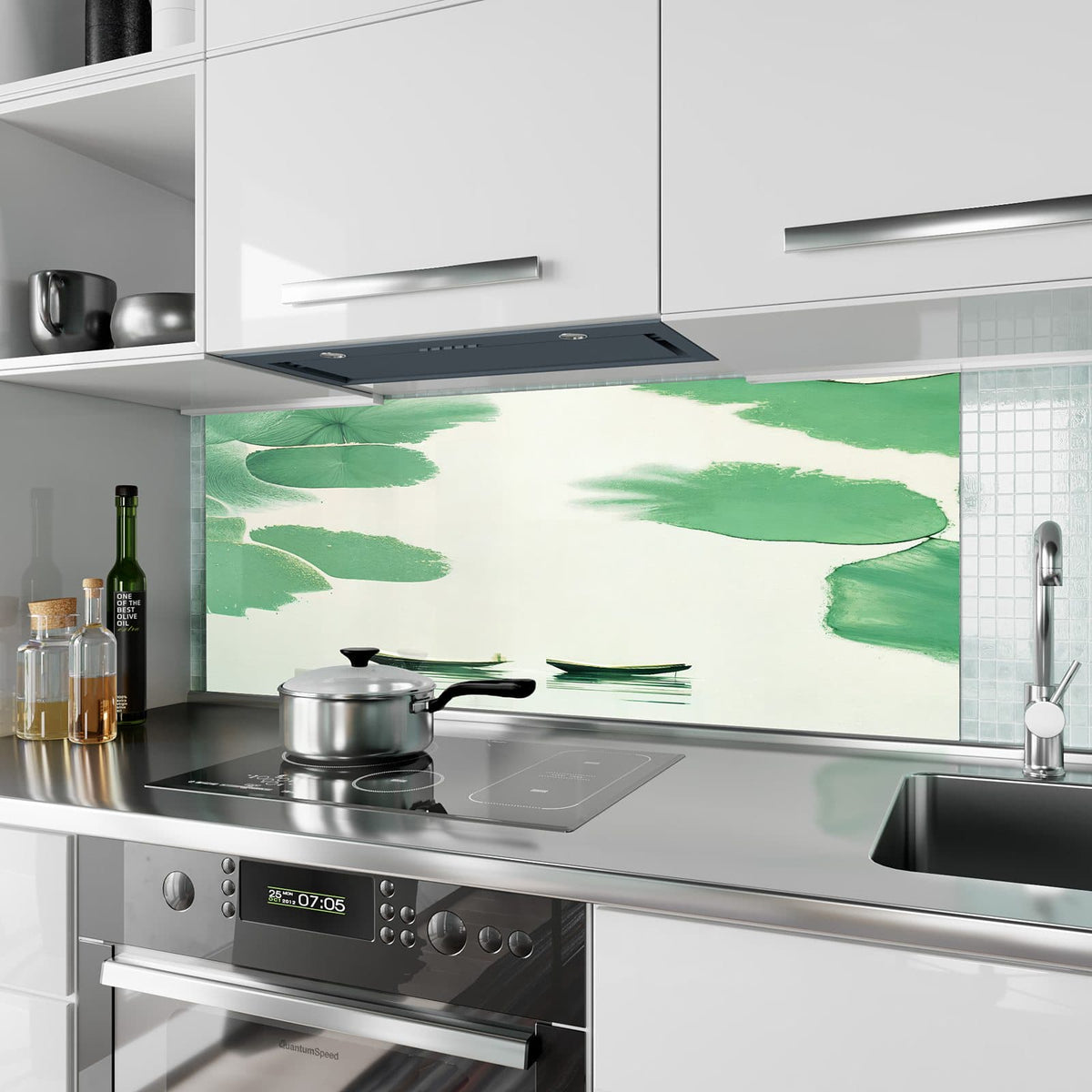 Küchenrückwand aus Glas Boote zwischen Seerosen im Hochformat als Spritzschutz hinter dem Kochfeld, über dem Fliesenspiegel montiert