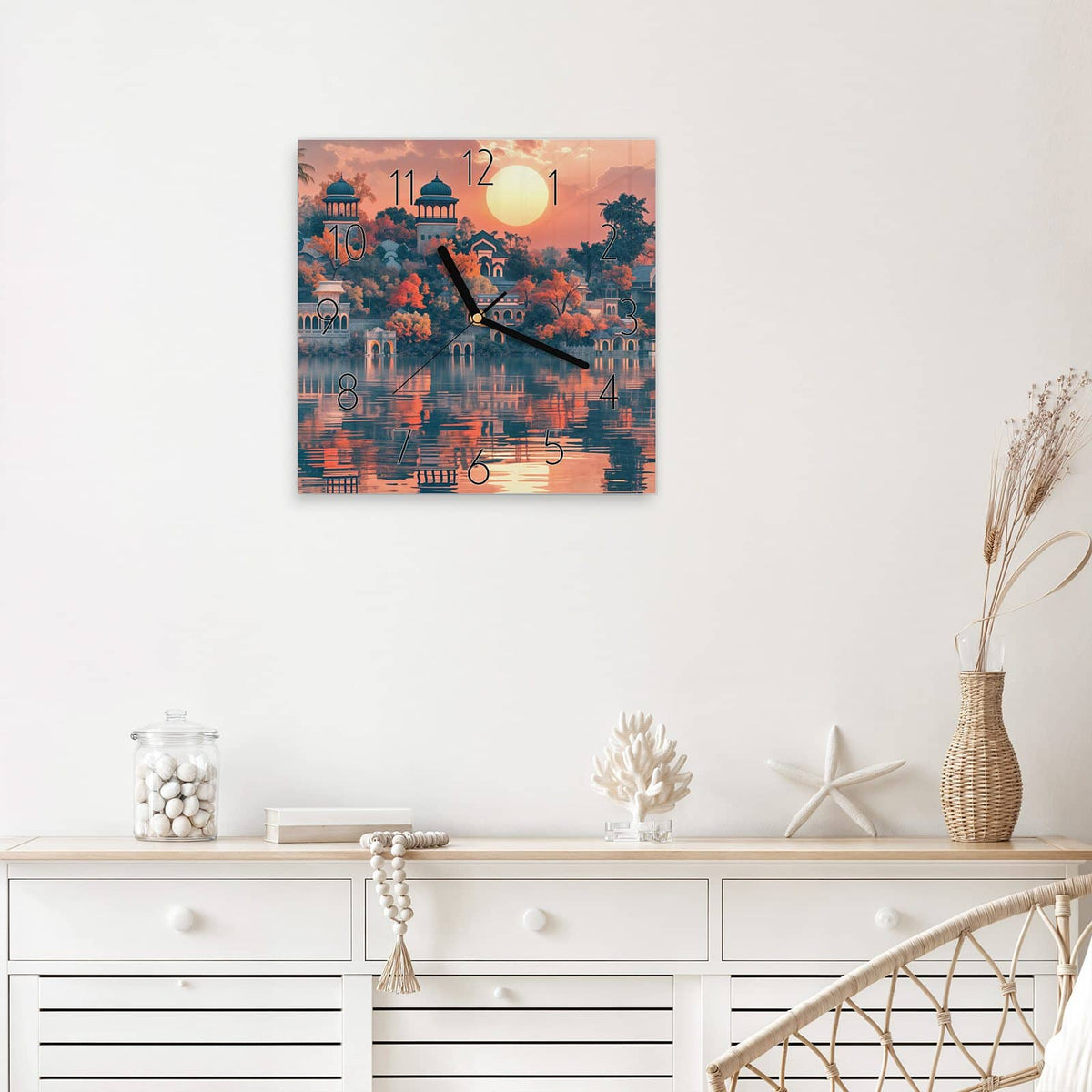 Wanduhr Palast im Abendlicht aus Glas – Quadratisch 30 × 30 cm – Palast spiegelt sich im See