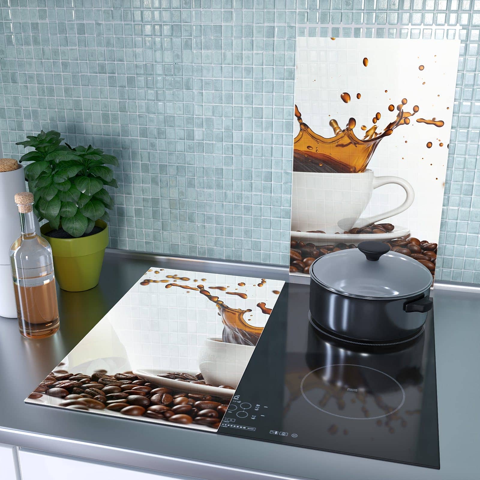 2-teilige Abdeckplatte für Induktionsherd mit Kaffeespritzer-Motiv als Spritzschutz hinter dem Kochfeld