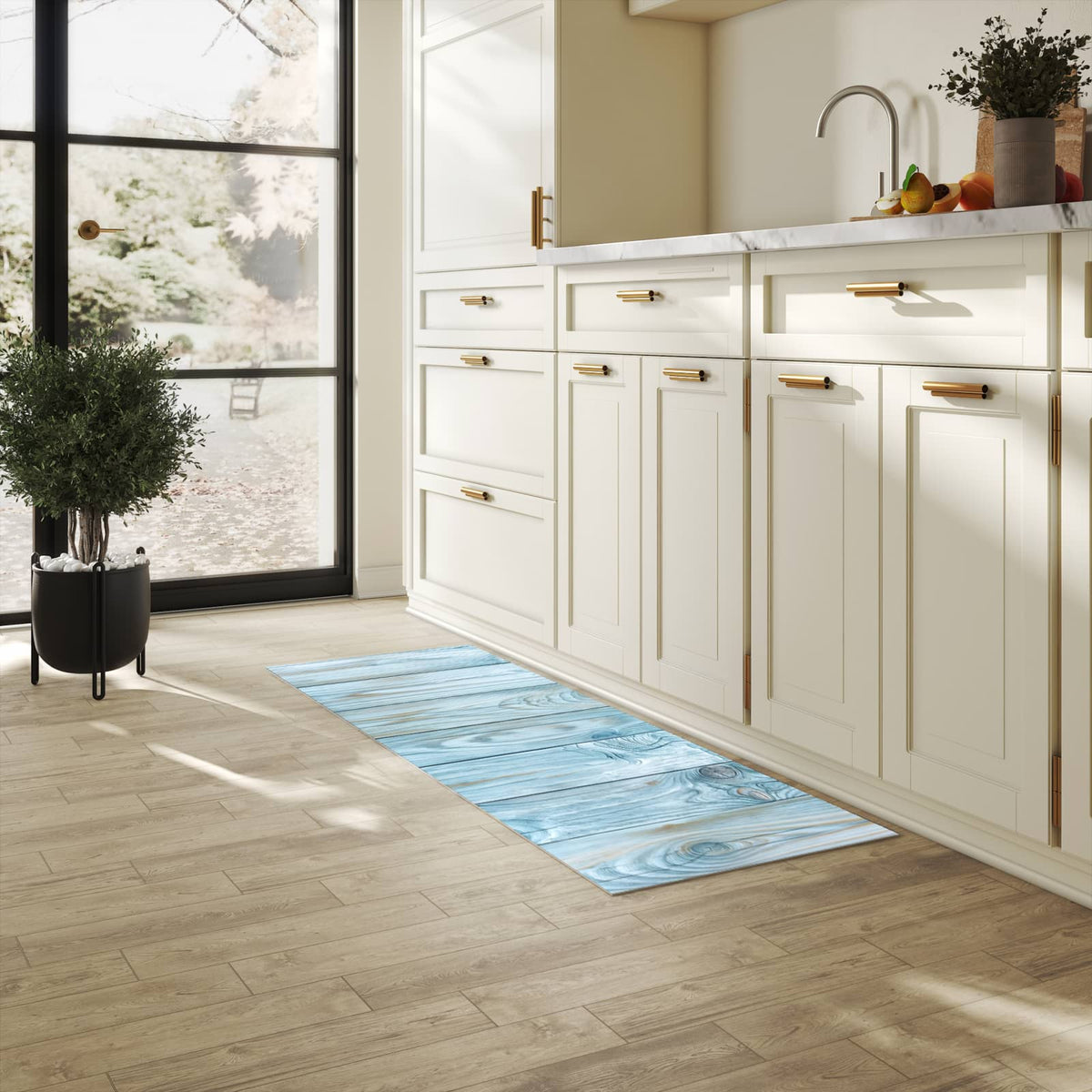 Pflegeleichter dünner Teppich mit Motiv Holzbretterdekor in heller Küche
