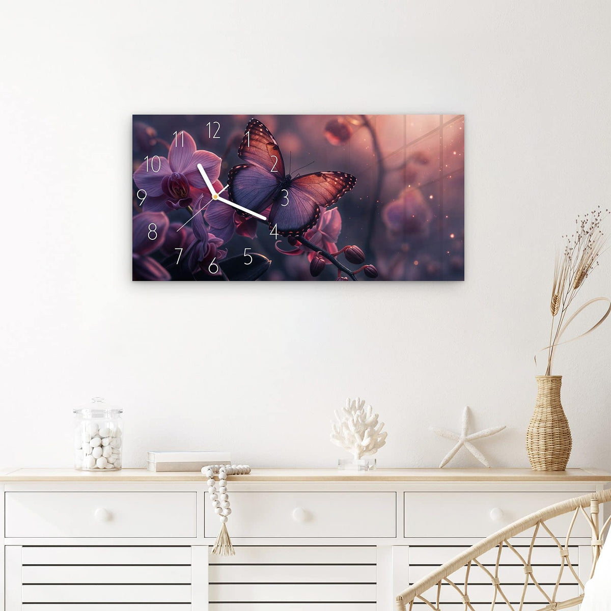 Wanduhr Schmetterling Blüte aus Glas – Querformat 60 × 30 cm – Schmetterling über zarter Orchidee