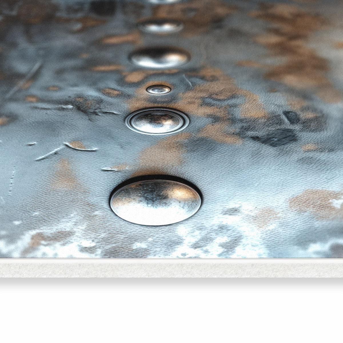 Abriebfester rutschfester Küchenläufer mit Motiv Metallstruktur in seitlicher Ansicht