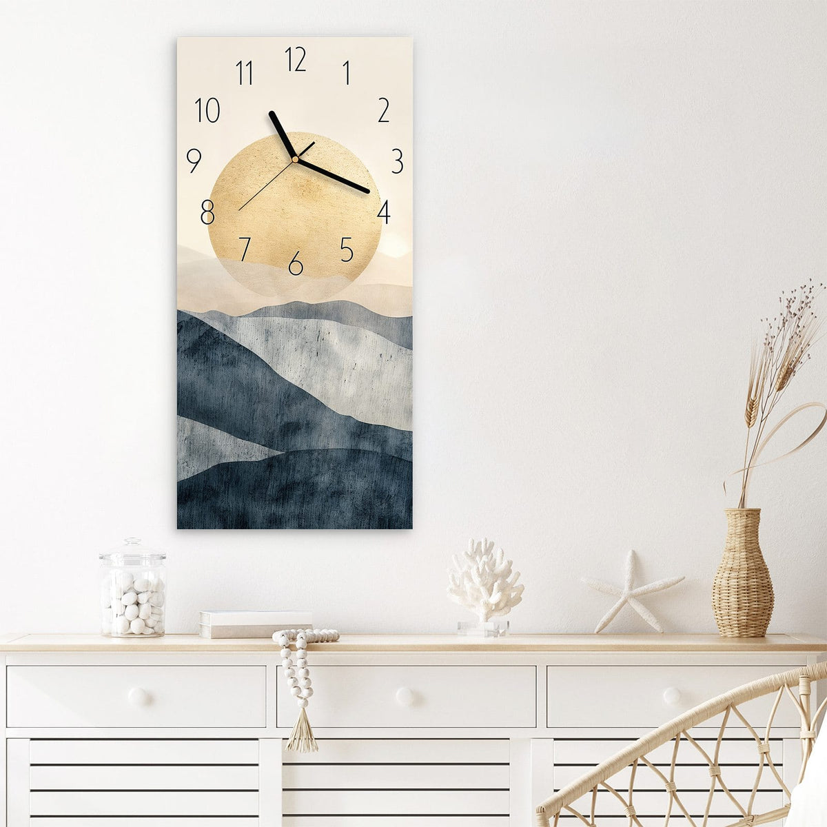 Wanduhr Sonnenaufgang Hügel aus Glas – Große Sonne über blauen Hügeln