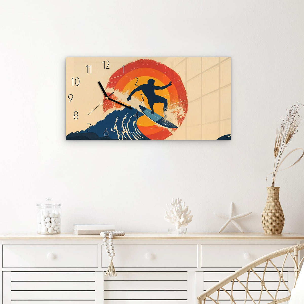 Wanduhr Surferwelle aus Glas – Querformat 60 × 30 cm – Surfer auf riesiger Retro-Welle
