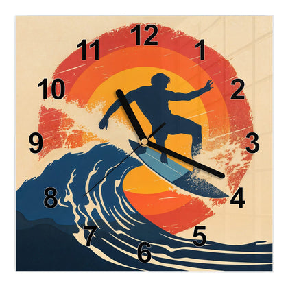 Wanduhr Quadratisch mit dem Motiv Surfer vor Retrosonne