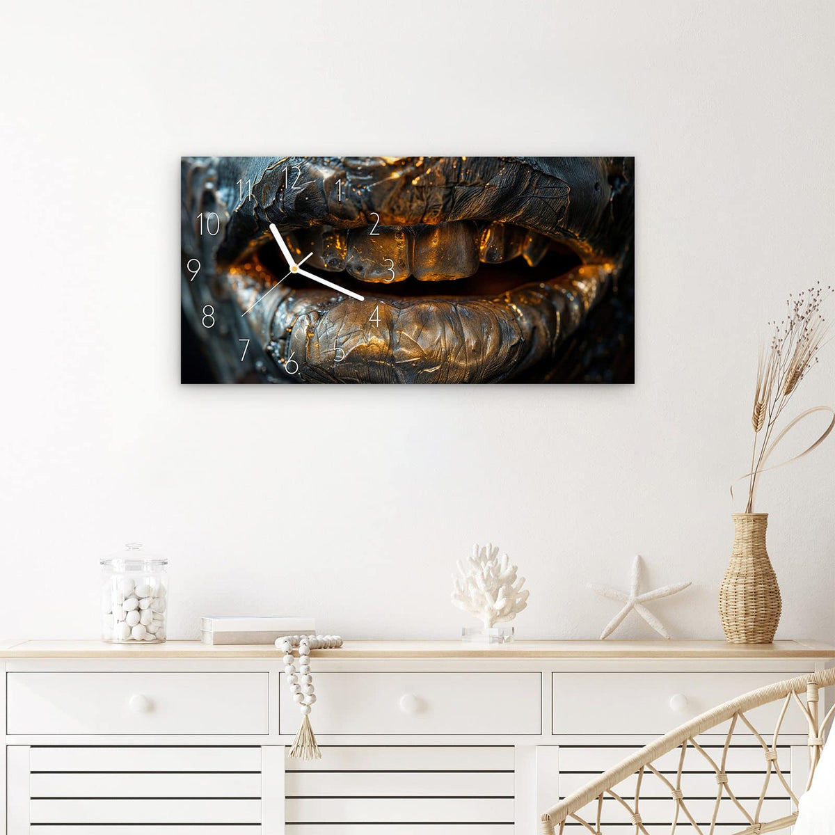 Wanduhr Metallischer Mund aus Glas – Querformat 60 × 30 cm – Glänzende Lippen in Gold und Bronze