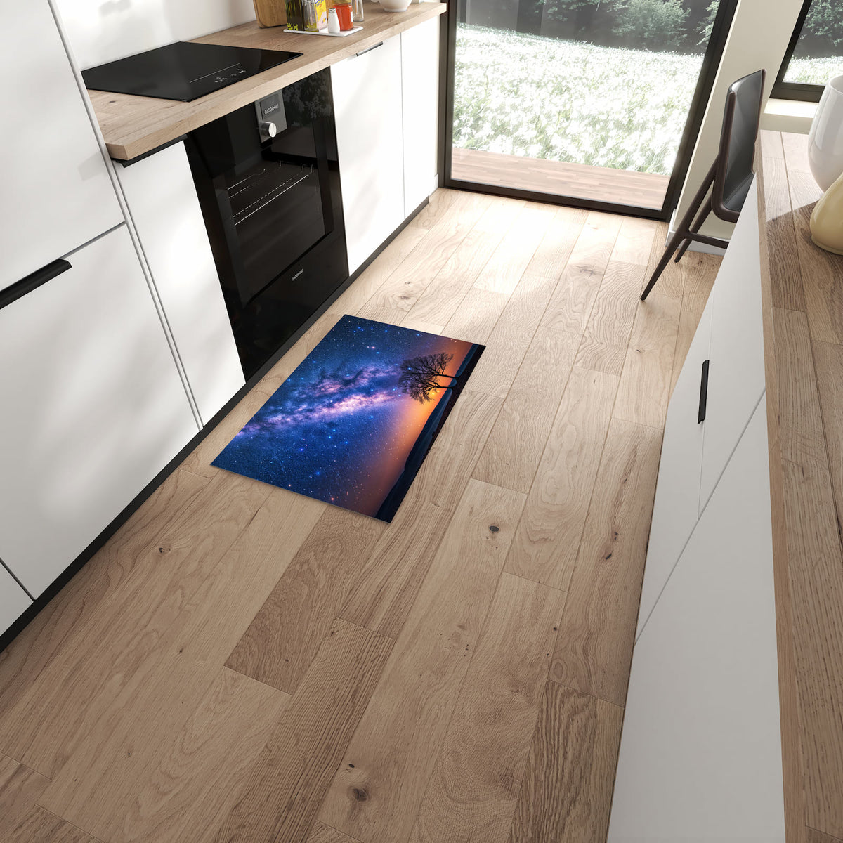 Langlebiger Küchenläufer mit Motiv Sternenhimmel Baum in moderner Küche