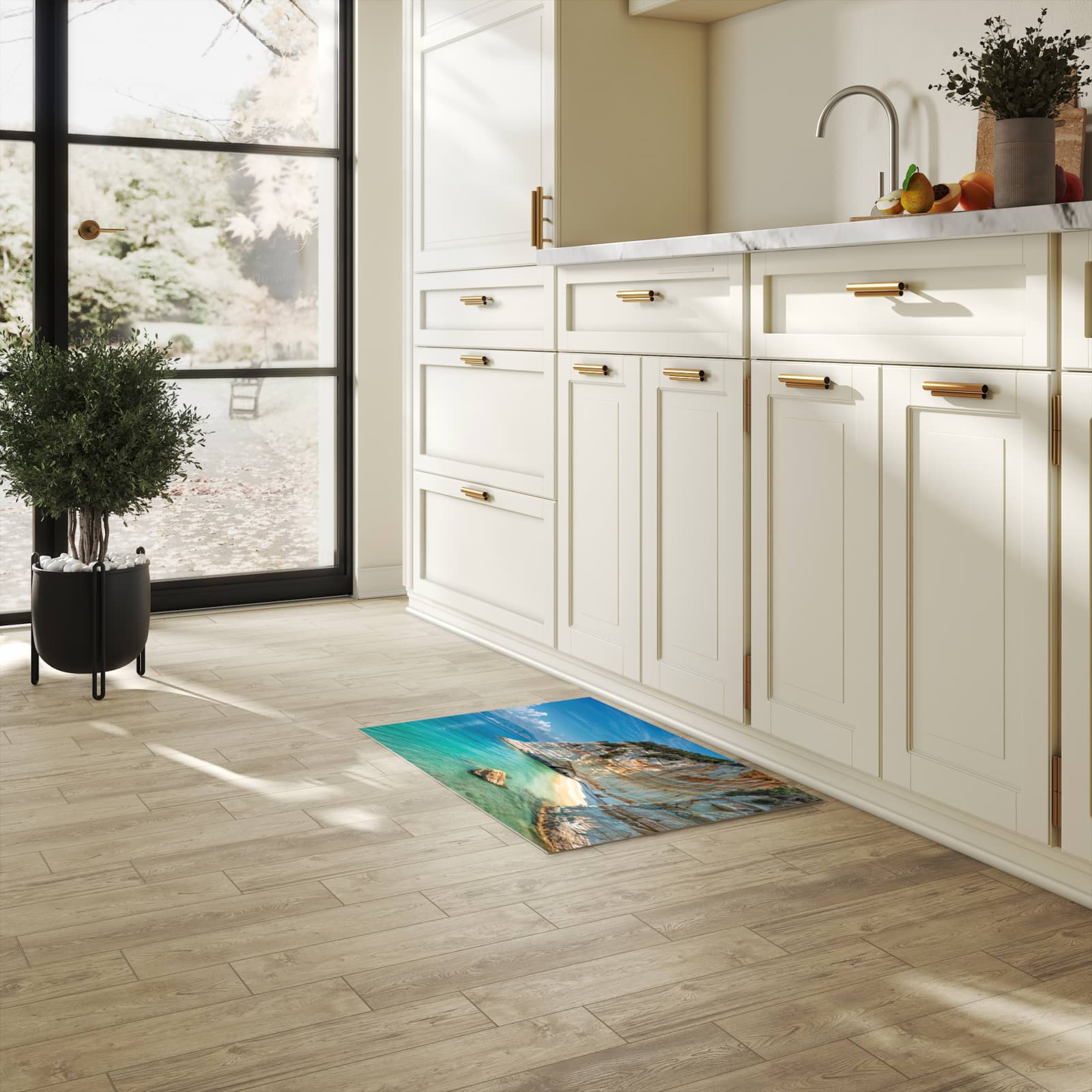 Bodenschonender Küchenteppich mit Motiv Küstenparadies in heller Küche
